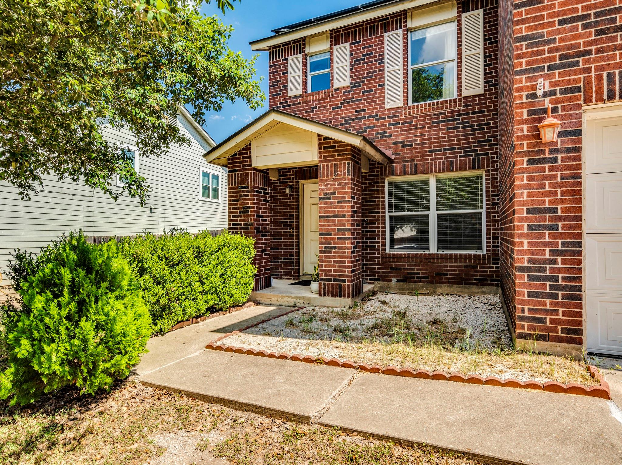 13004 Lofton Cliff Dr, Del Valle, TX 78617