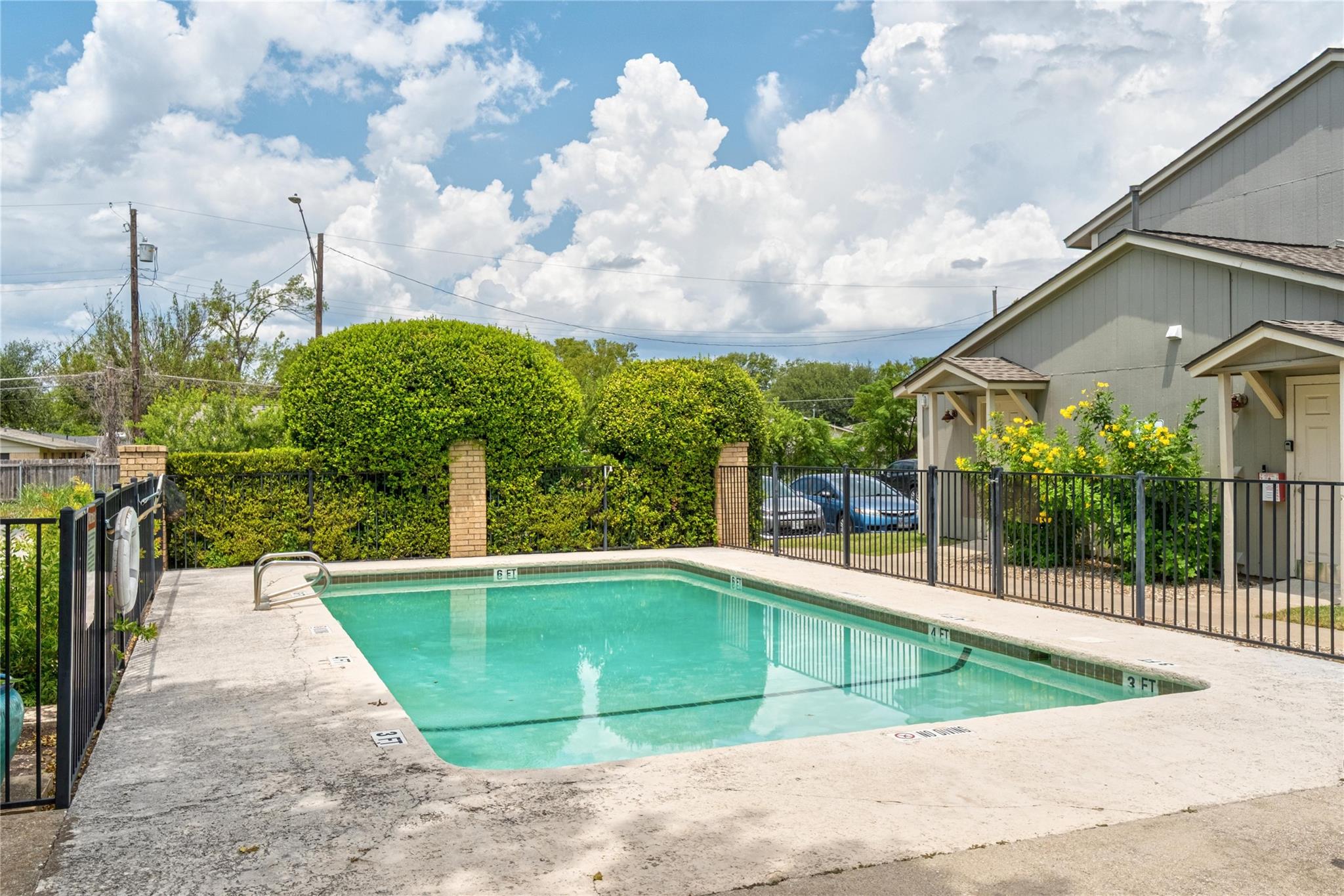 2450 Ashdale Dr # D228, Austin, TX 78757