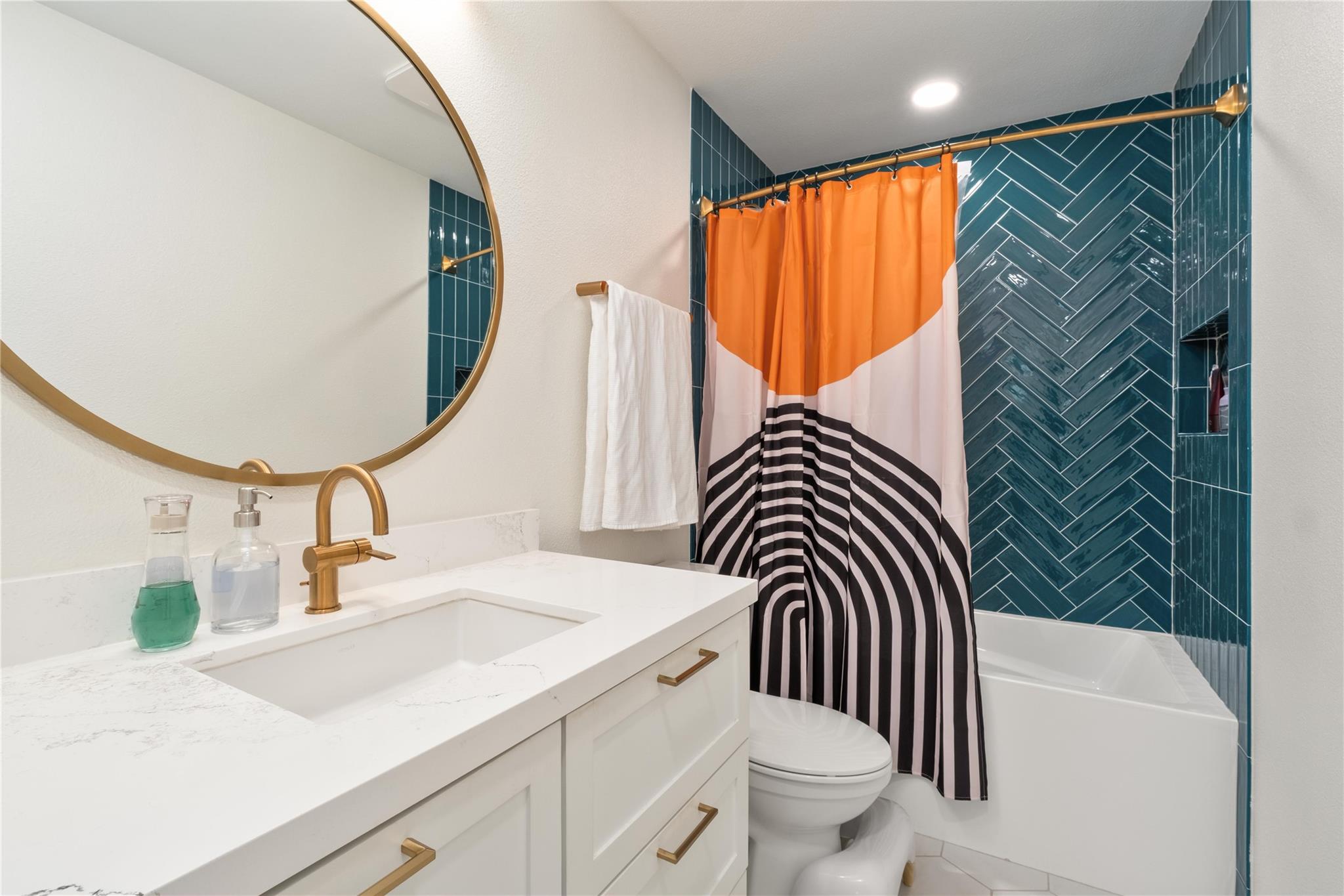 2450 Ashdale Dr # D228, Austin, TX 78757