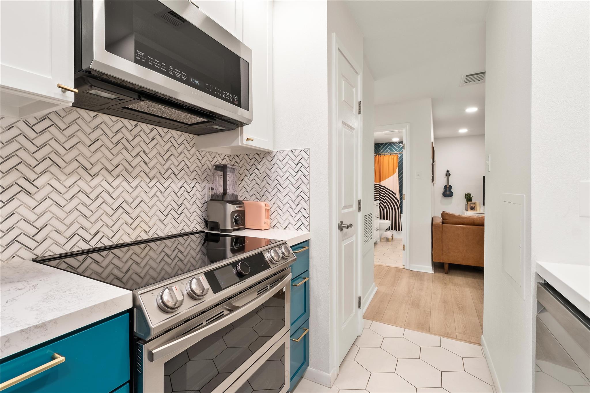 2450 Ashdale Dr # D228, Austin, TX 78757