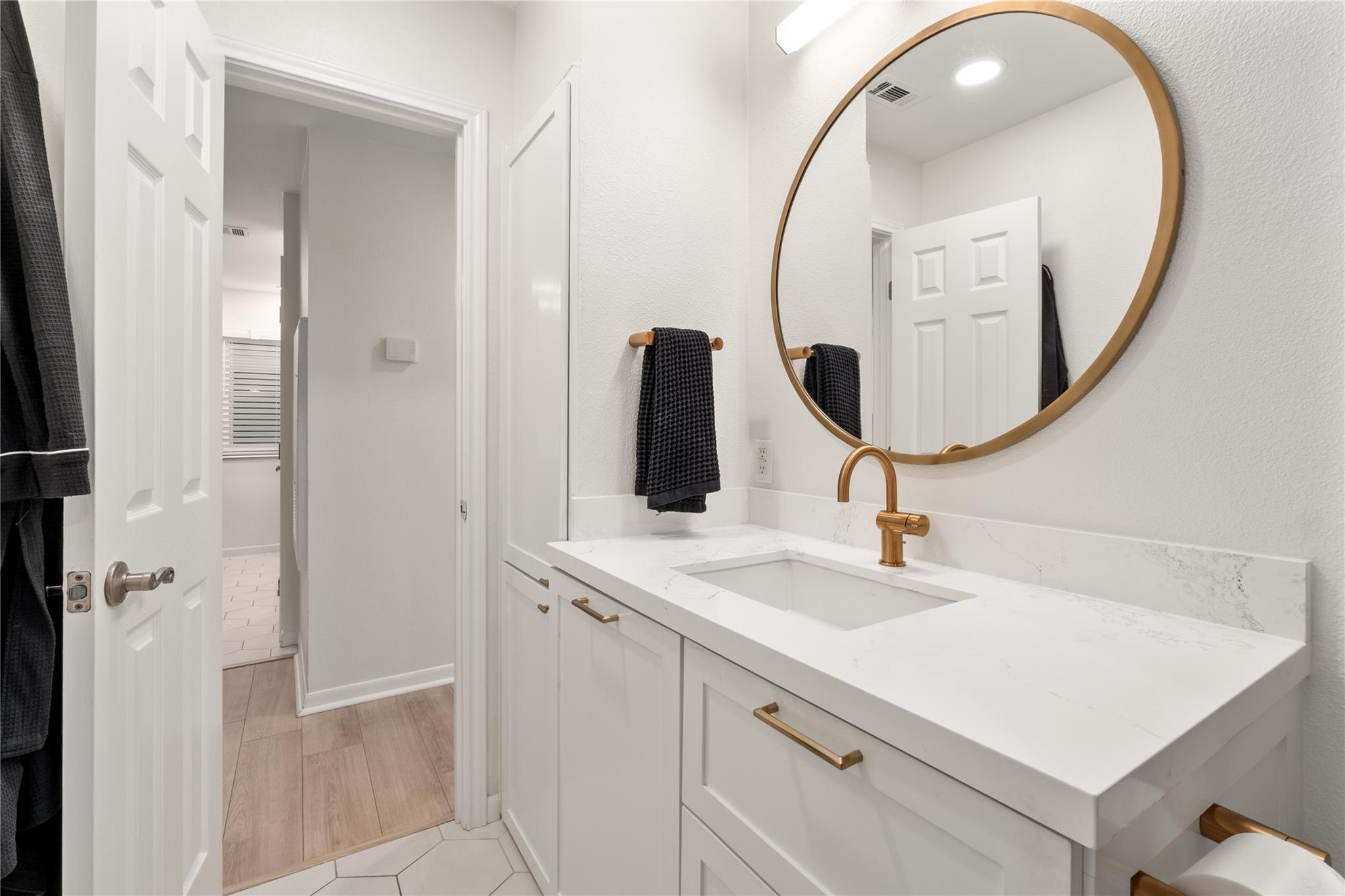 2450 Ashdale Dr # D228, Austin, TX 78757