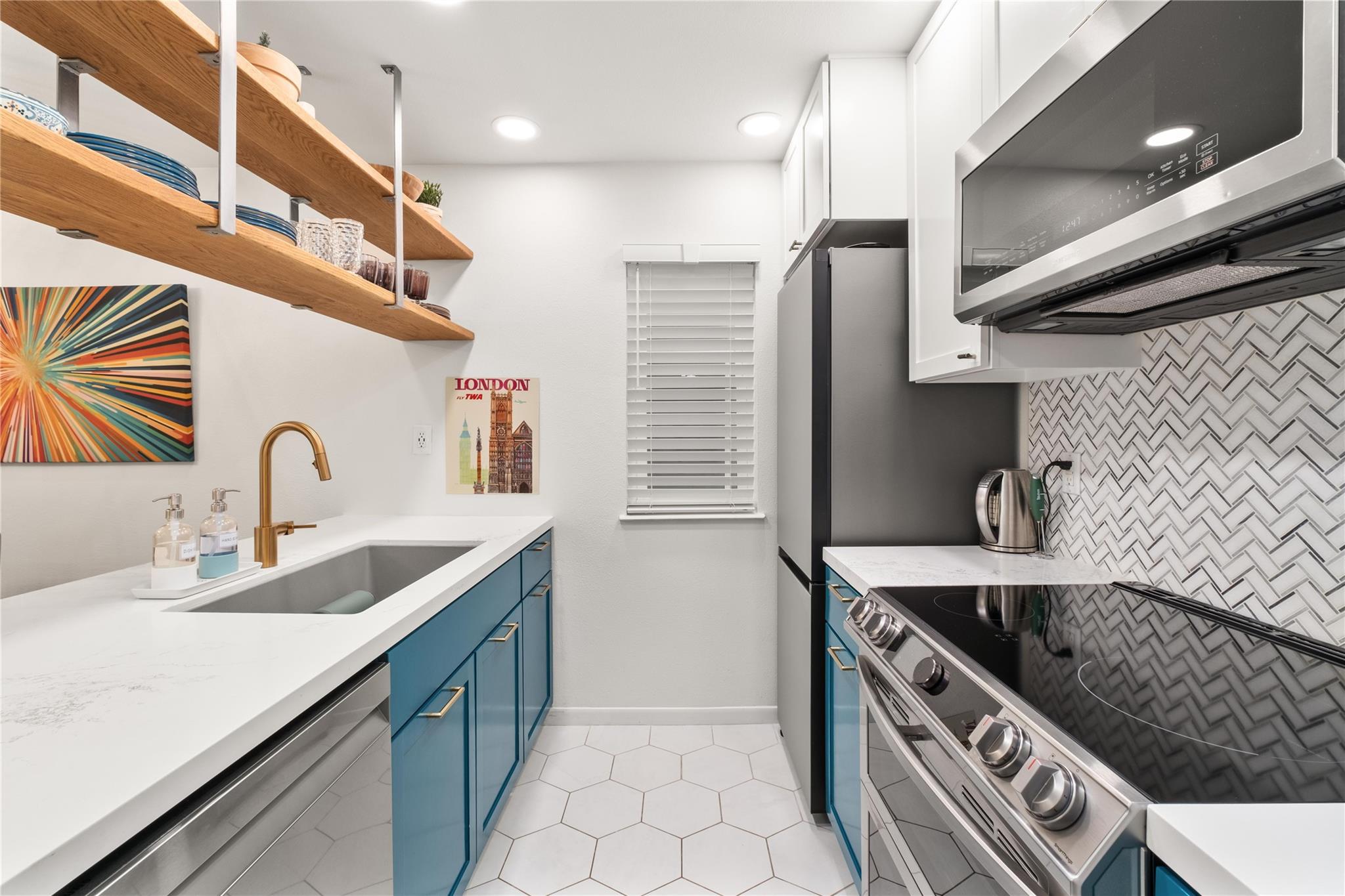 2450 Ashdale Dr # D228, Austin, TX 78757