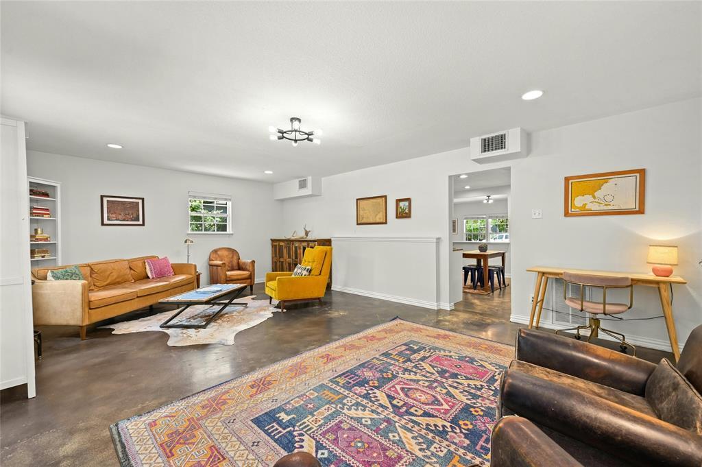 8415 Bowling Green Dr, Austin, TX 78757