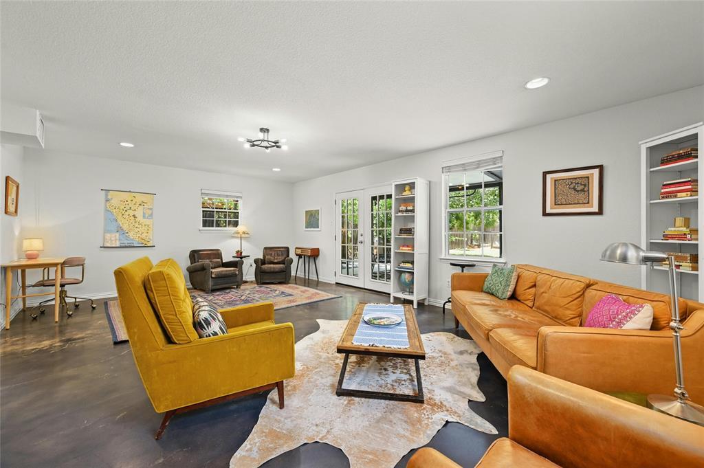 8415 Bowling Green Dr, Austin, TX 78757