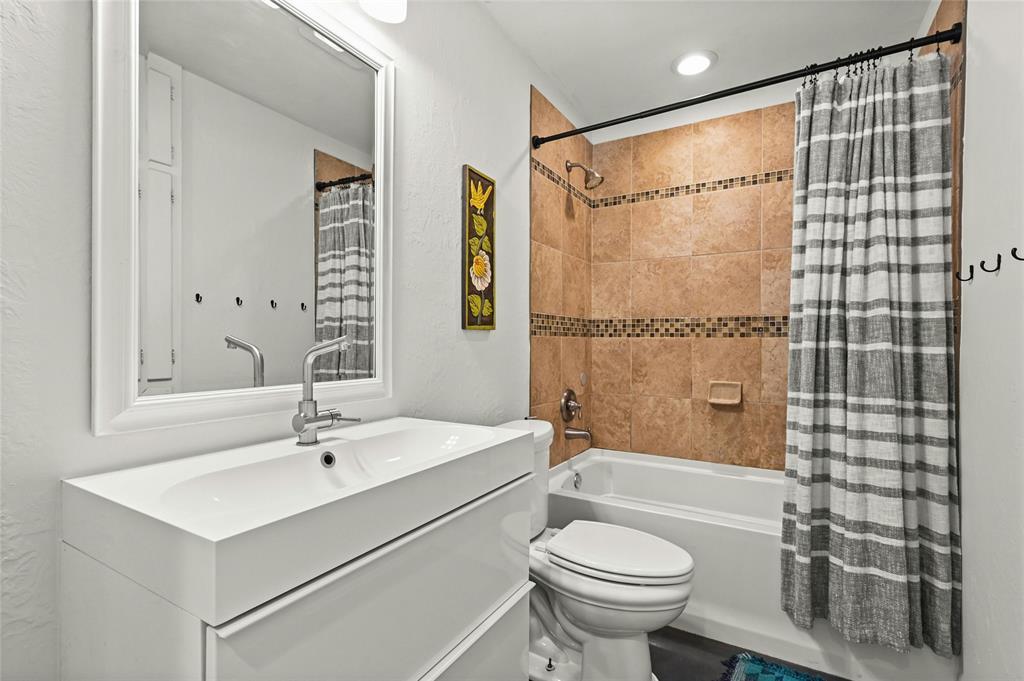 8415 Bowling Green Dr, Austin, TX 78757