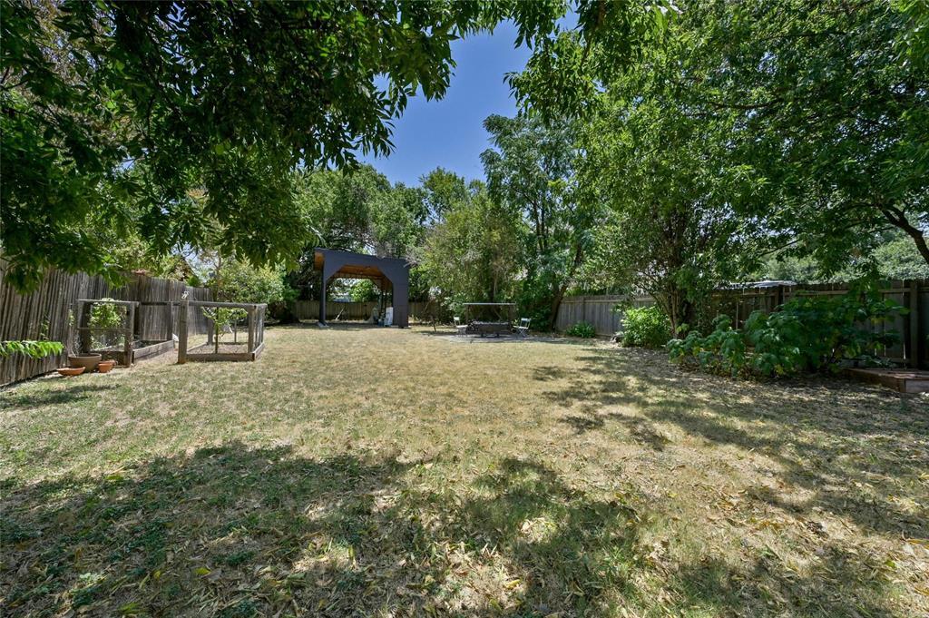 8415 Bowling Green Dr, Austin, TX 78757