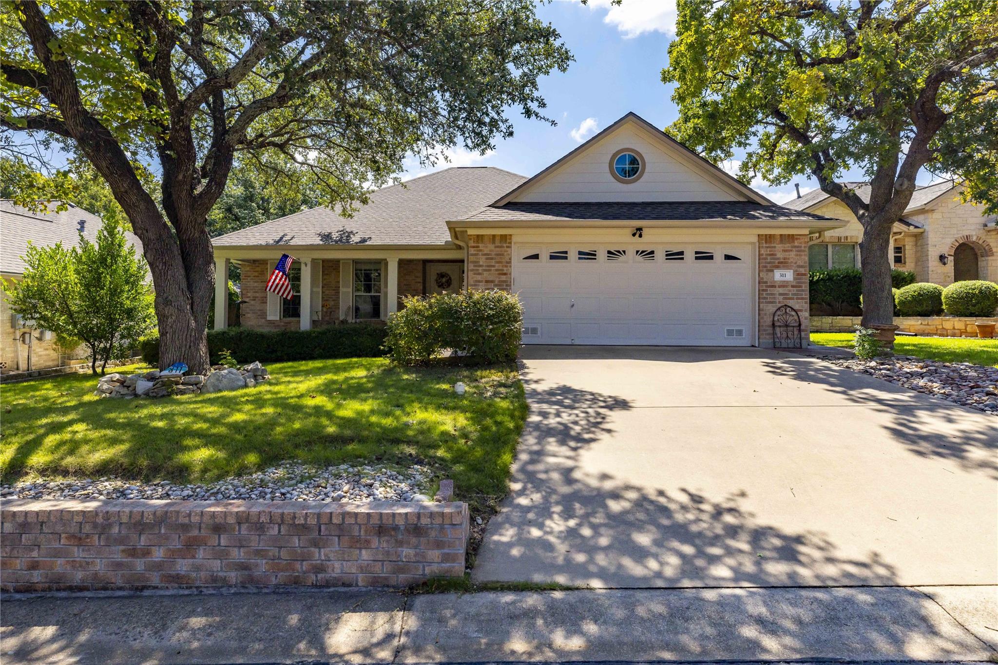 311 Summer Hill Dr, Fredericksburg, TX 78624