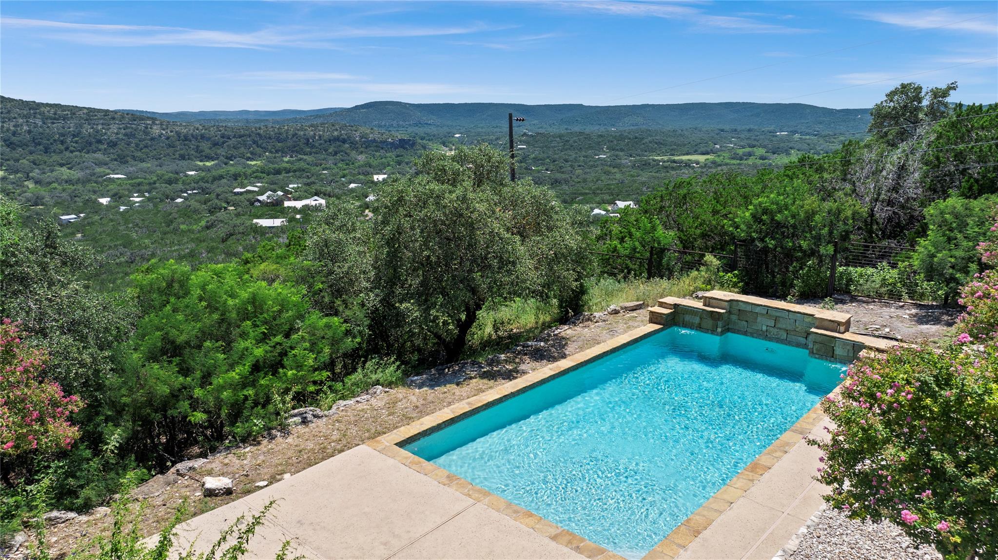 360 Bluebonnet Rd, Concan, TX 78838