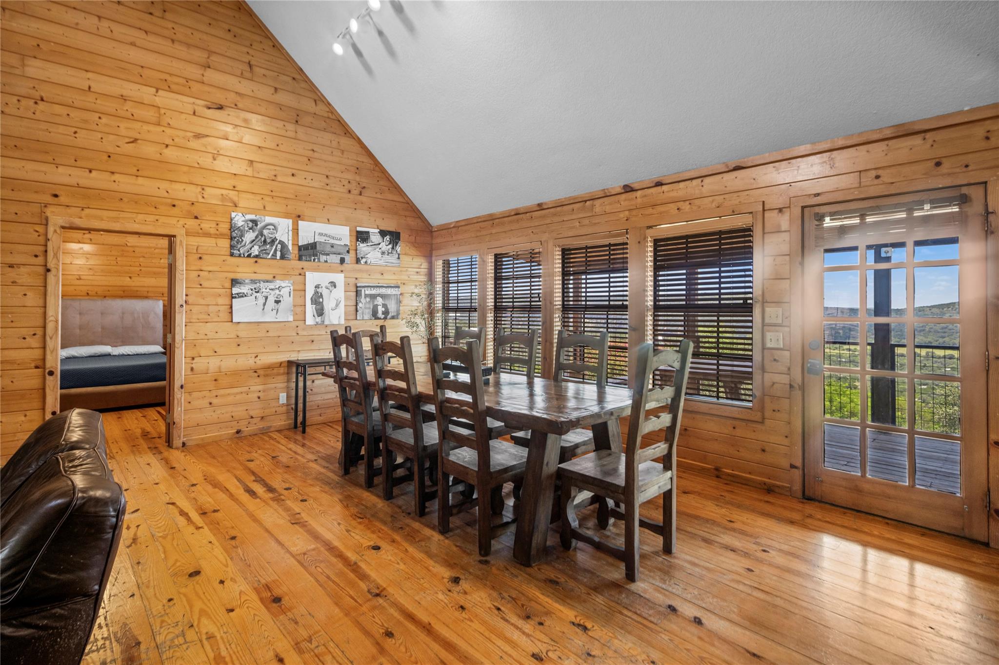 360 Bluebonnet Rd, Concan, TX 78838