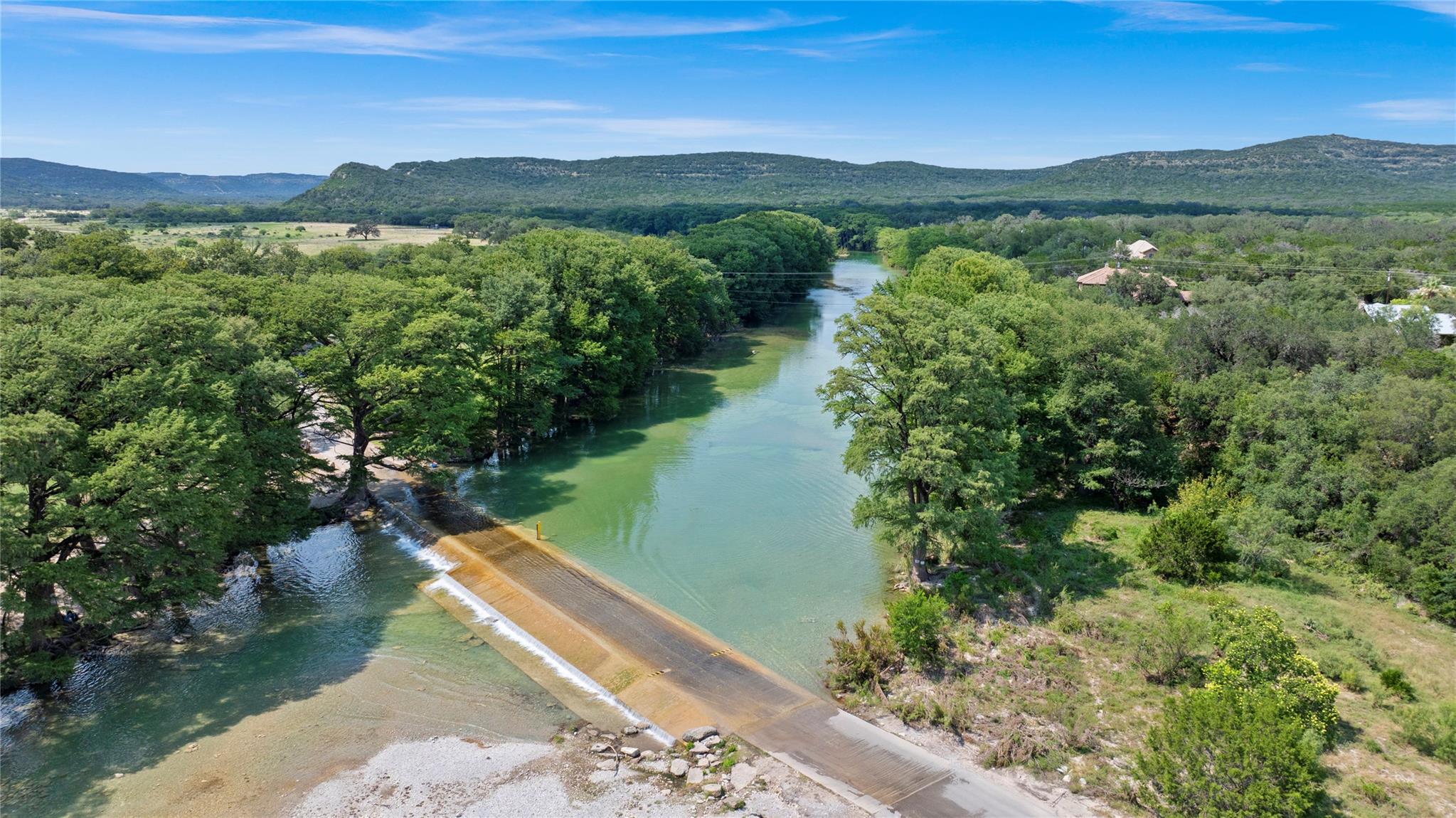 360 Bluebonnet Rd, Concan, TX 78838