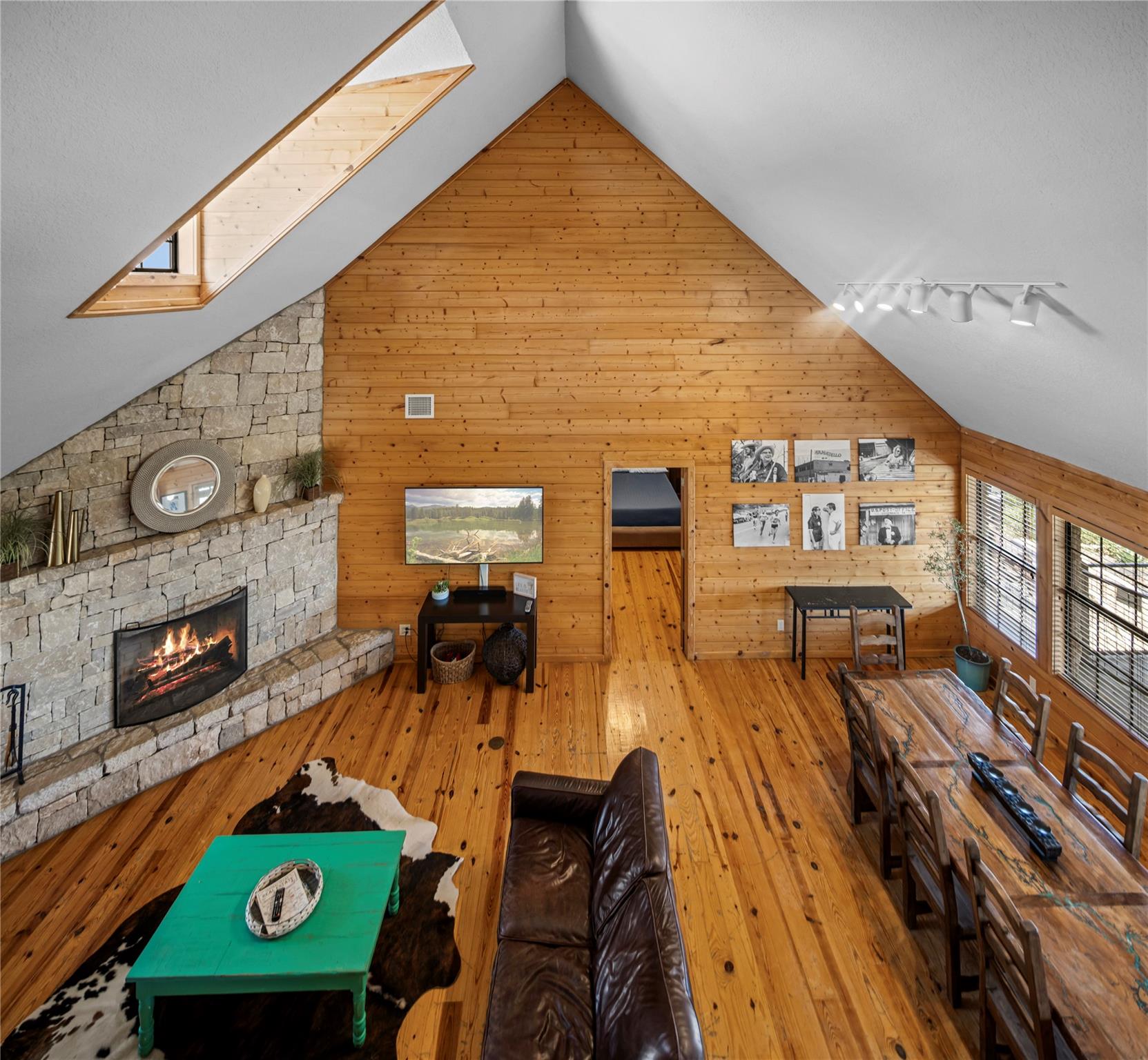 360 Bluebonnet Rd, Concan, TX 78838