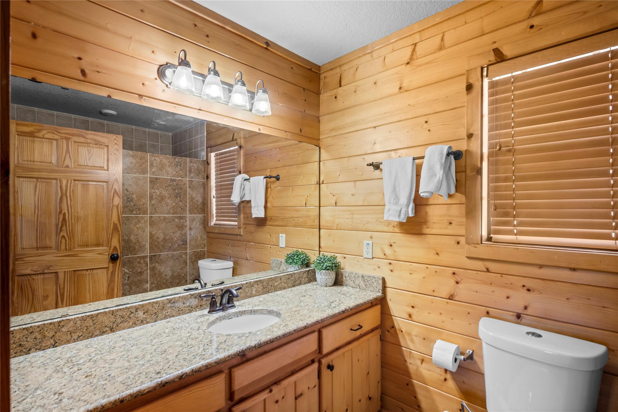 360 Bluebonnet Rd, Concan, TX 78838