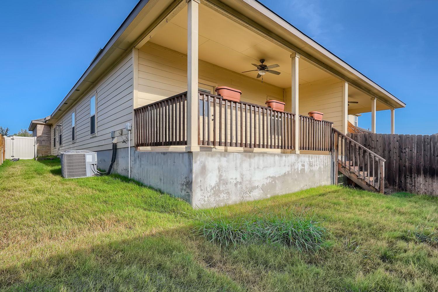 246 Joanne Loop # B, Buda, TX 78610