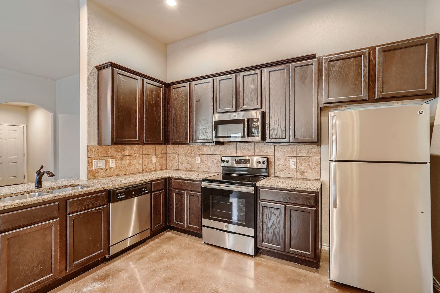 246 Joanne Loop # B, Buda, TX 78610