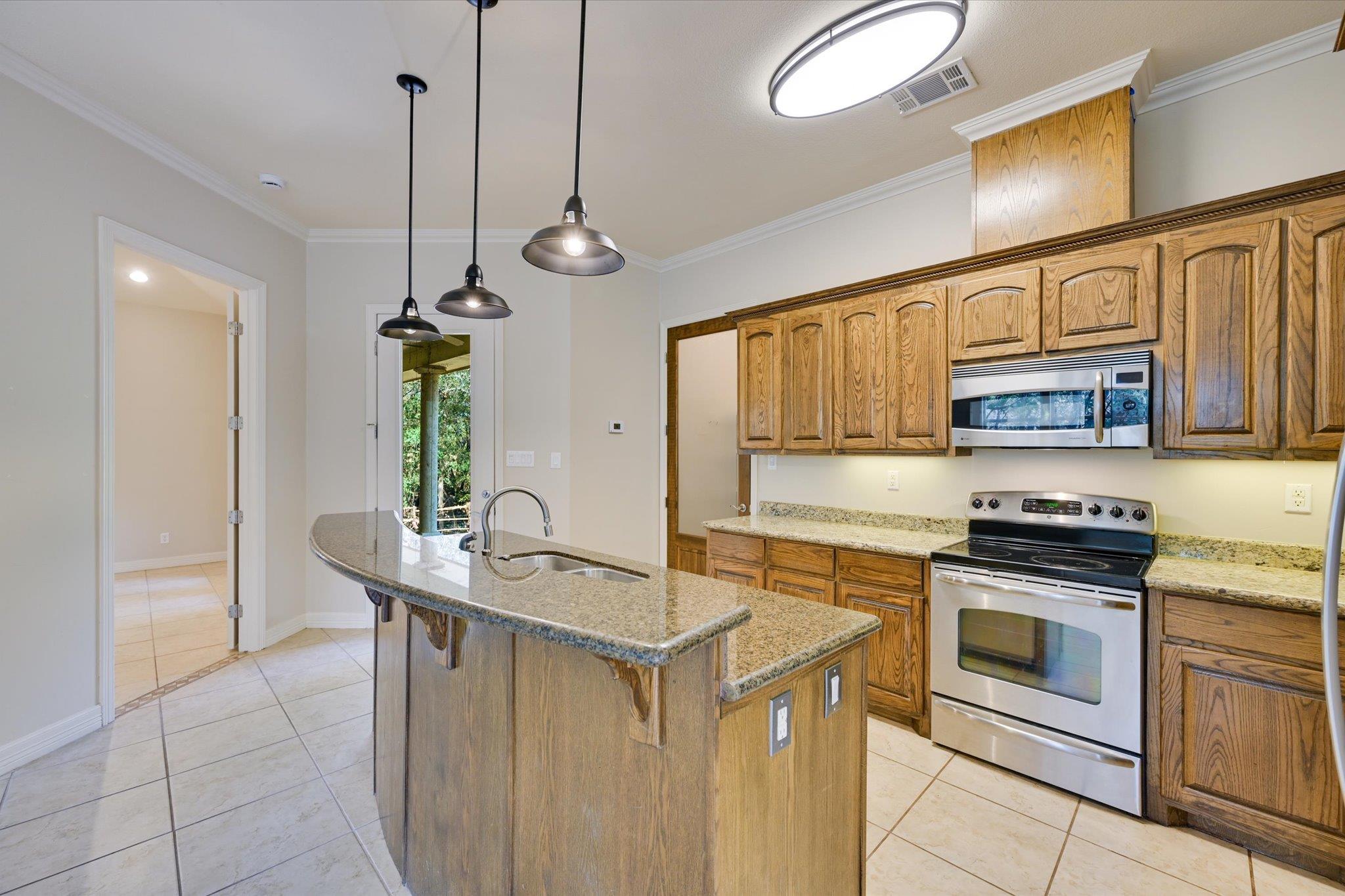 34 WOOD GLEN Dr, Wimberley, TX 78676