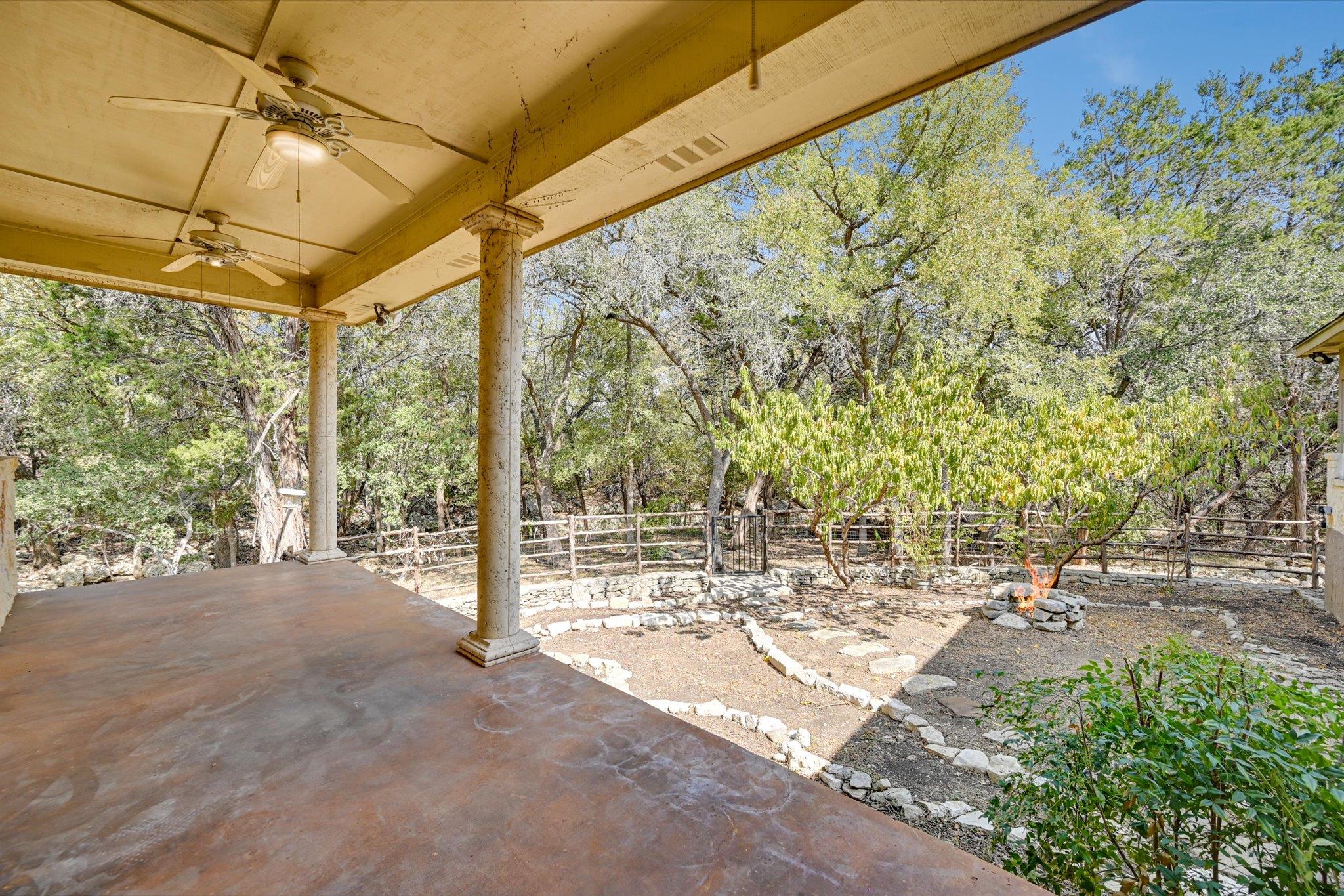34 WOOD GLEN Dr, Wimberley, TX 78676