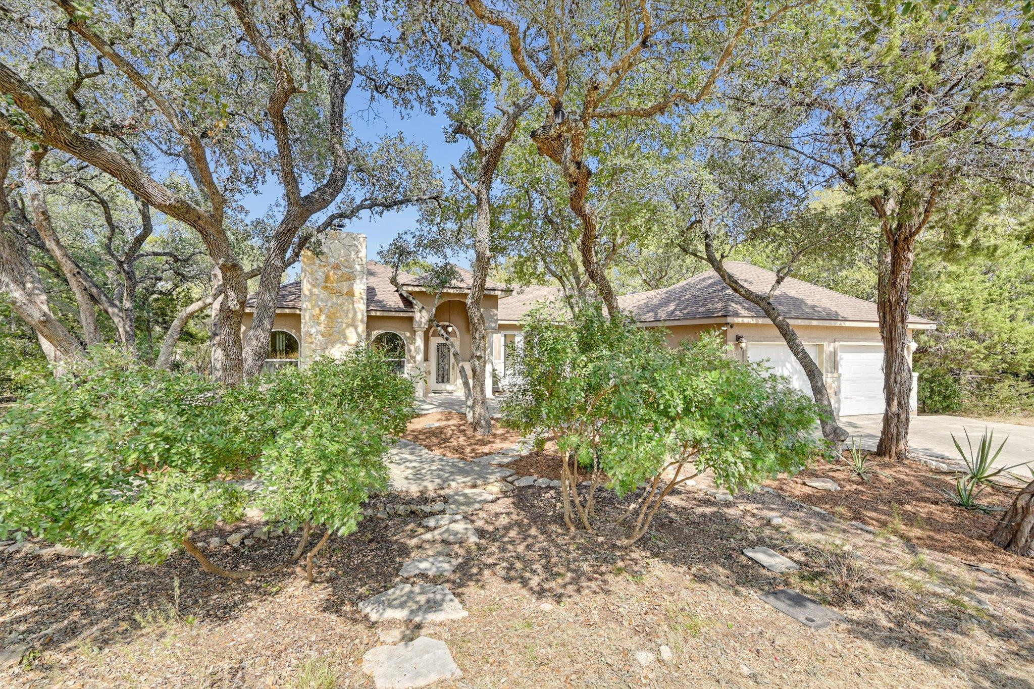 34 WOOD GLEN Dr, Wimberley, TX 78676