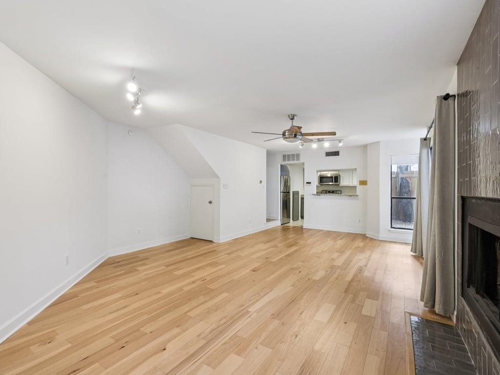 2507 Quarry Rd # D, Austin, TX 78703