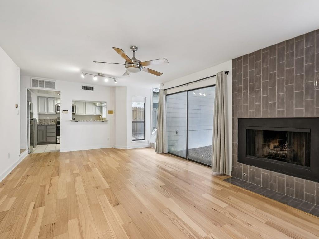 2507 Quarry Rd # D, Austin, TX 78703