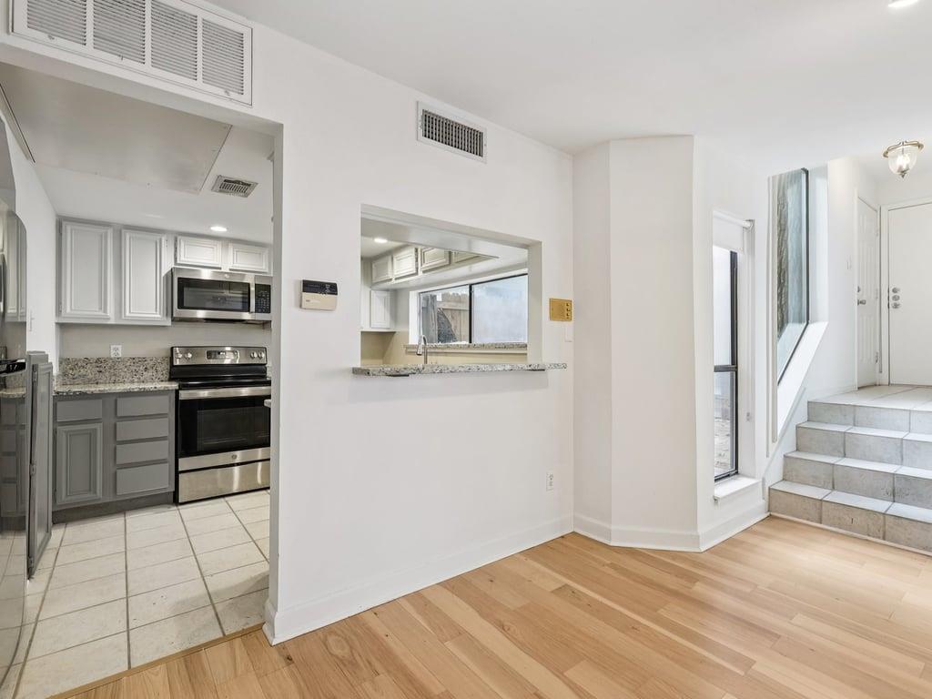 2507 Quarry Rd # D, Austin, TX 78703