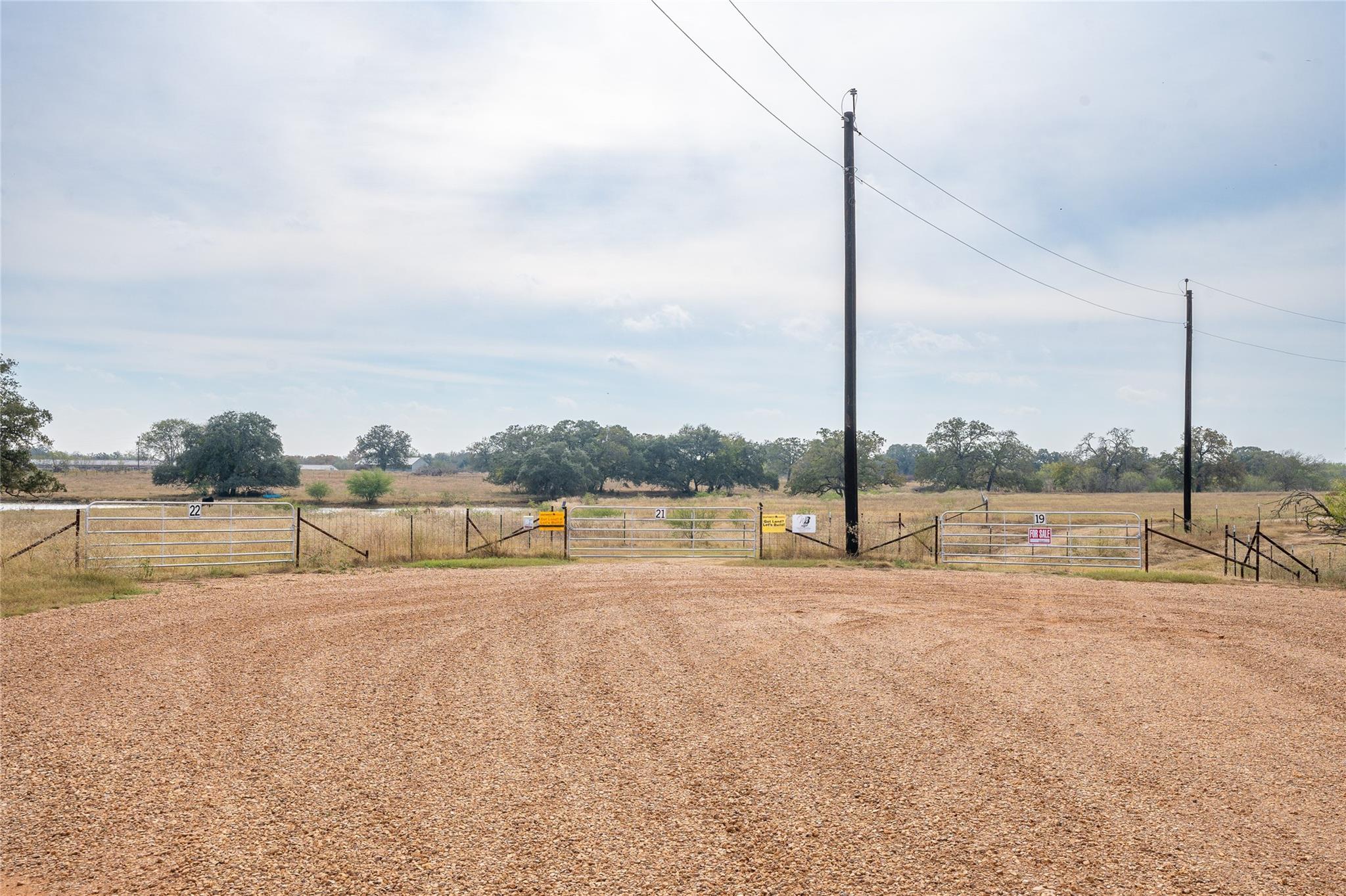 956 Johnson Farms Rd, Harwood, TX 78632