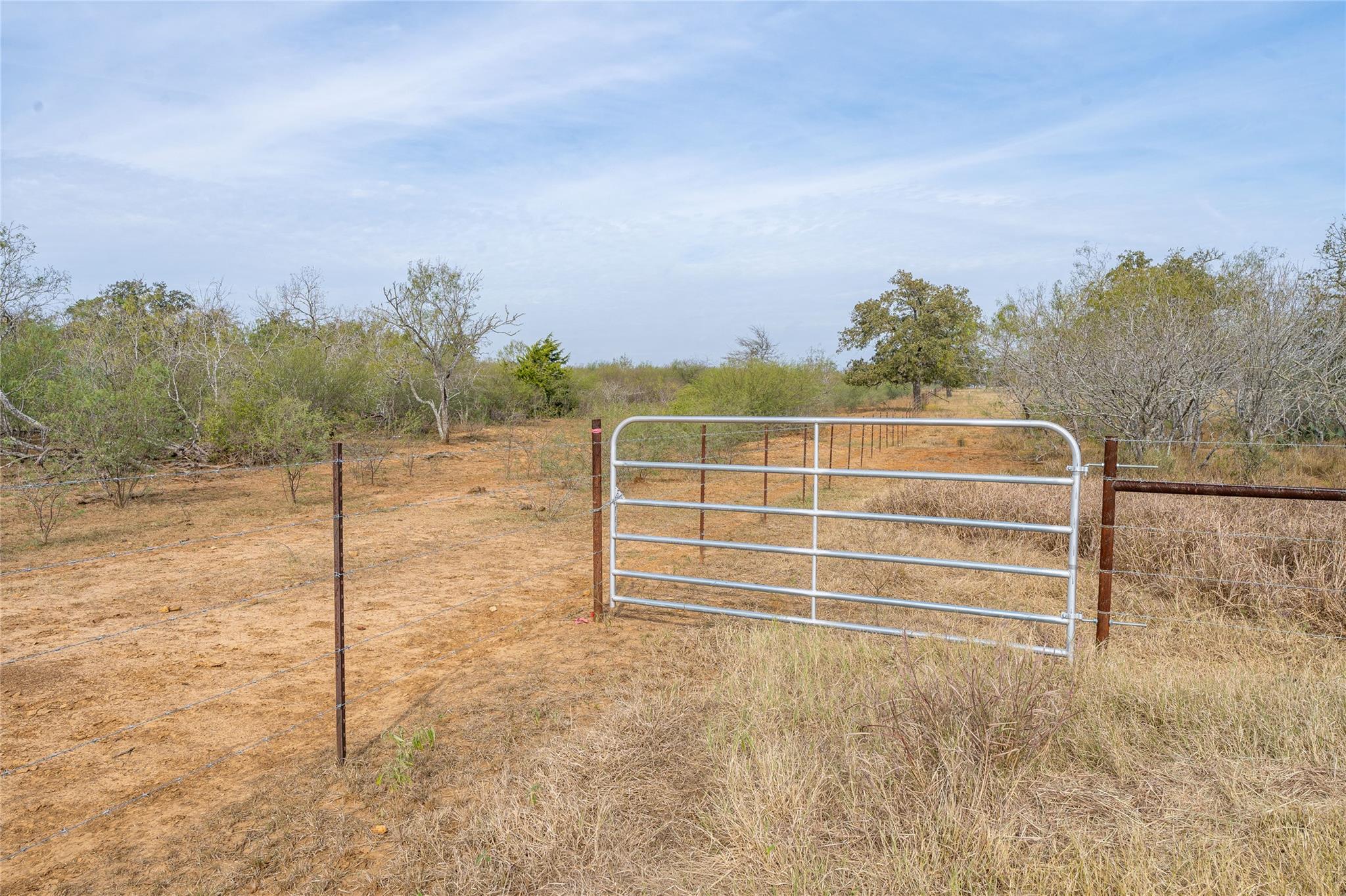 956 Johnson Farms Rd, Harwood, TX 78632