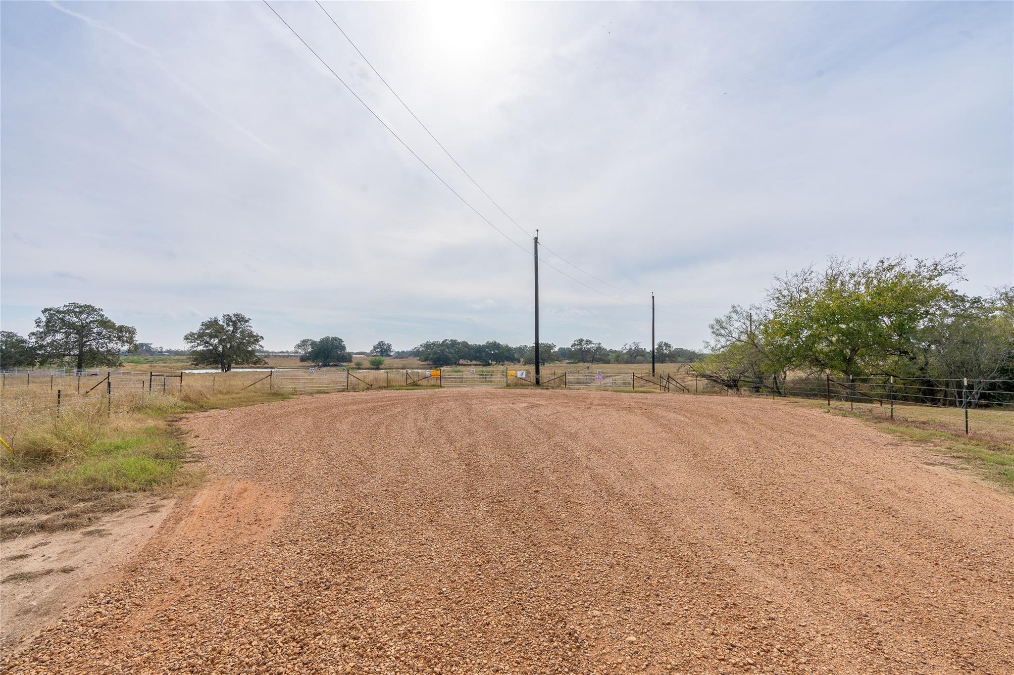 956 Johnson Farms Rd, Harwood, TX 78632