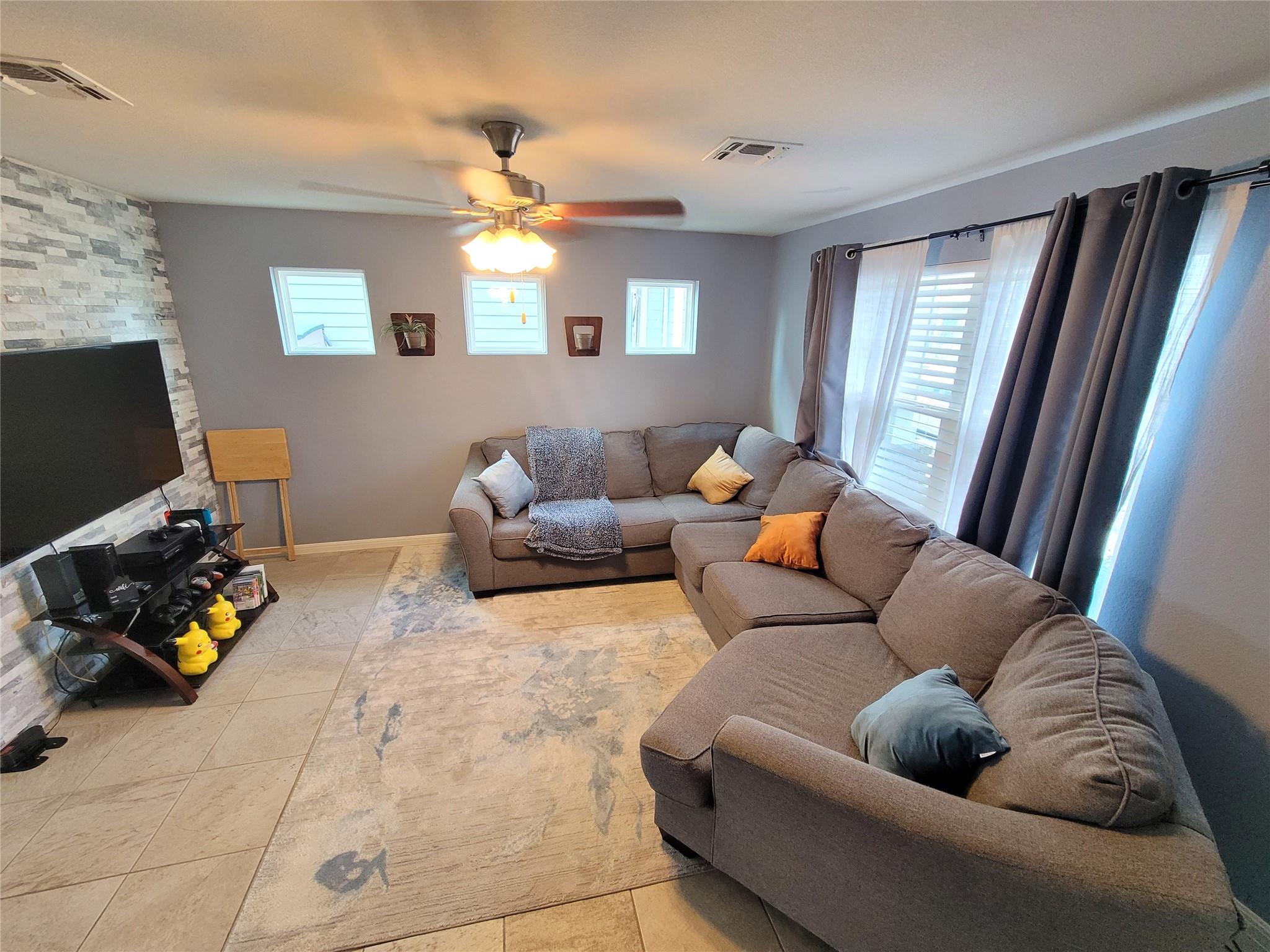 127 Frasier Dr, San Marcos, TX 78666