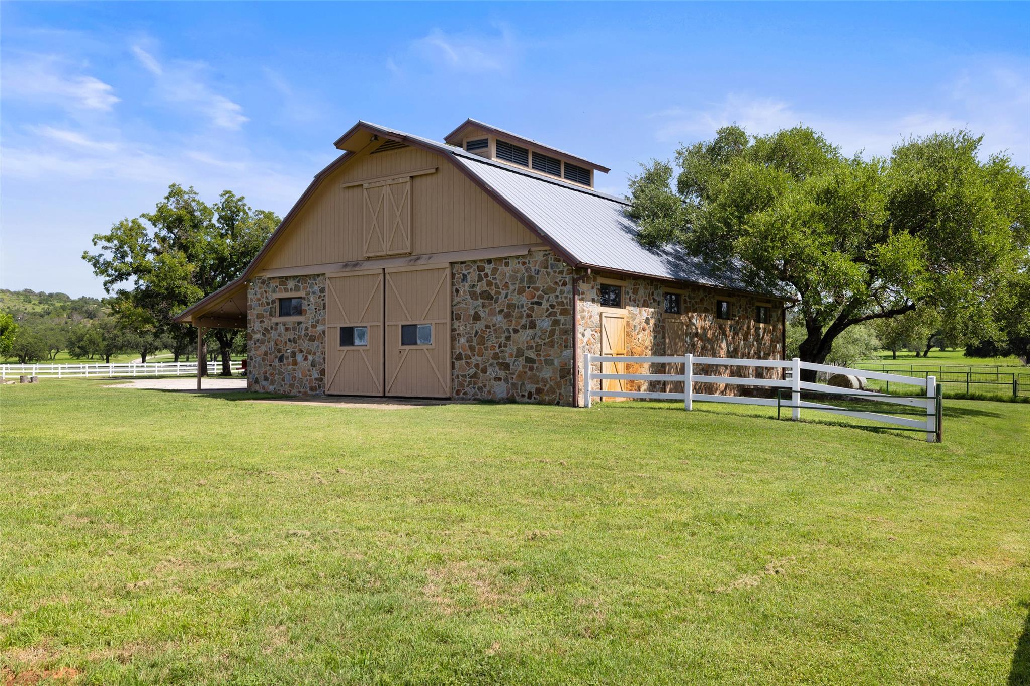 4529 Ranch Road 3347, Round Mountain, TX 78663