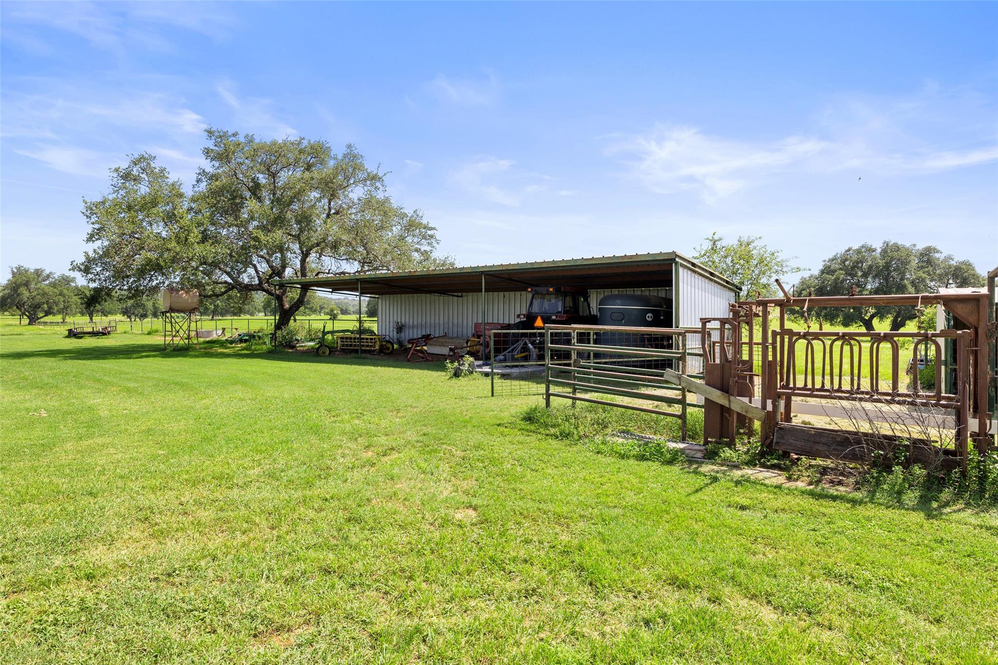 4529 Ranch Road 3347, Round Mountain, TX 78663