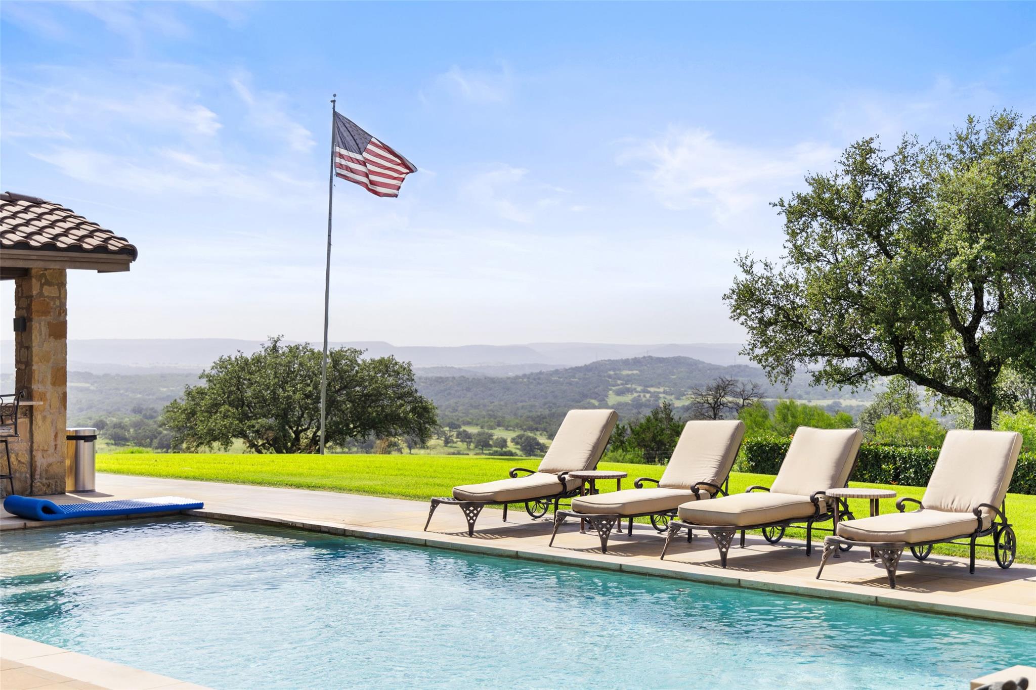 4529 Ranch Road 3347, Round Mountain, TX 78663