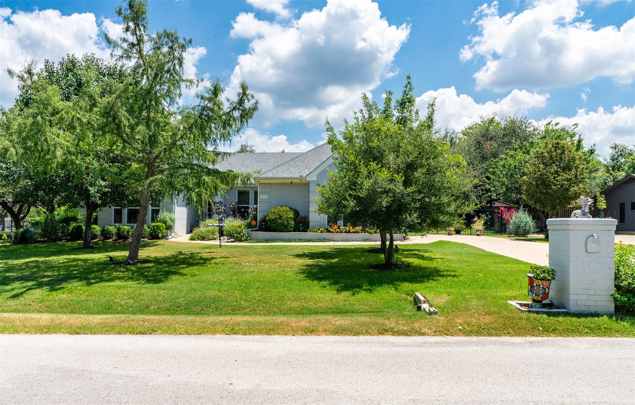 212 Palos Verdes Dr, Lakeway, TX 78734