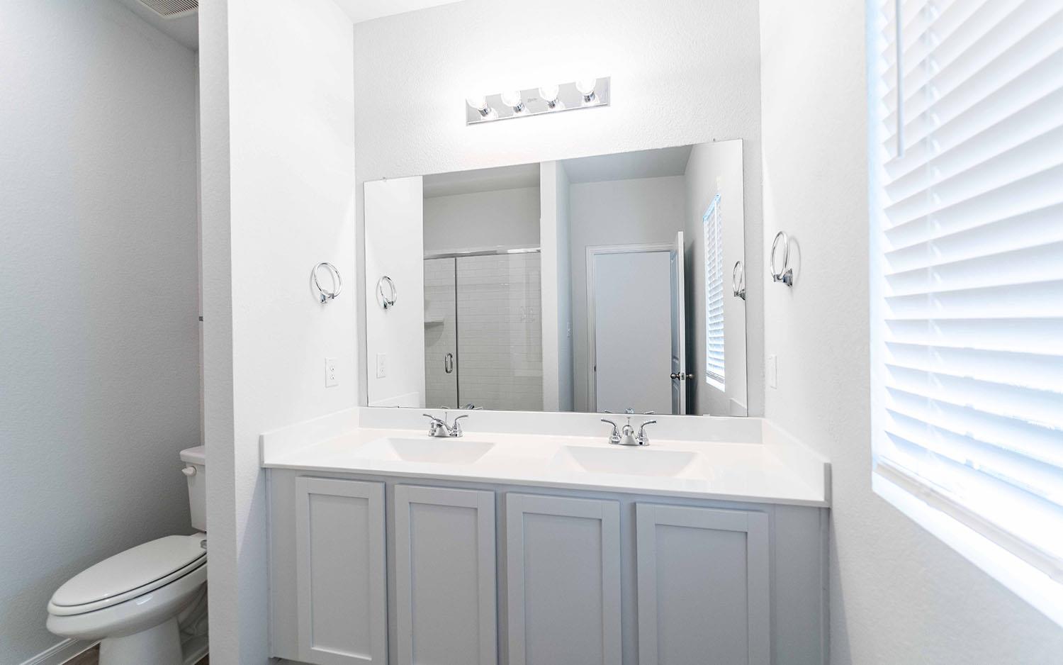 303 Clearlake Dr, Hutto, TX 78634