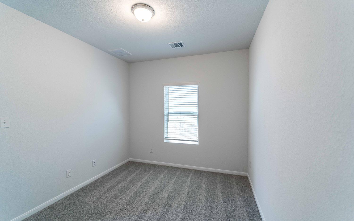 303 Clearlake Dr, Hutto, TX 78634