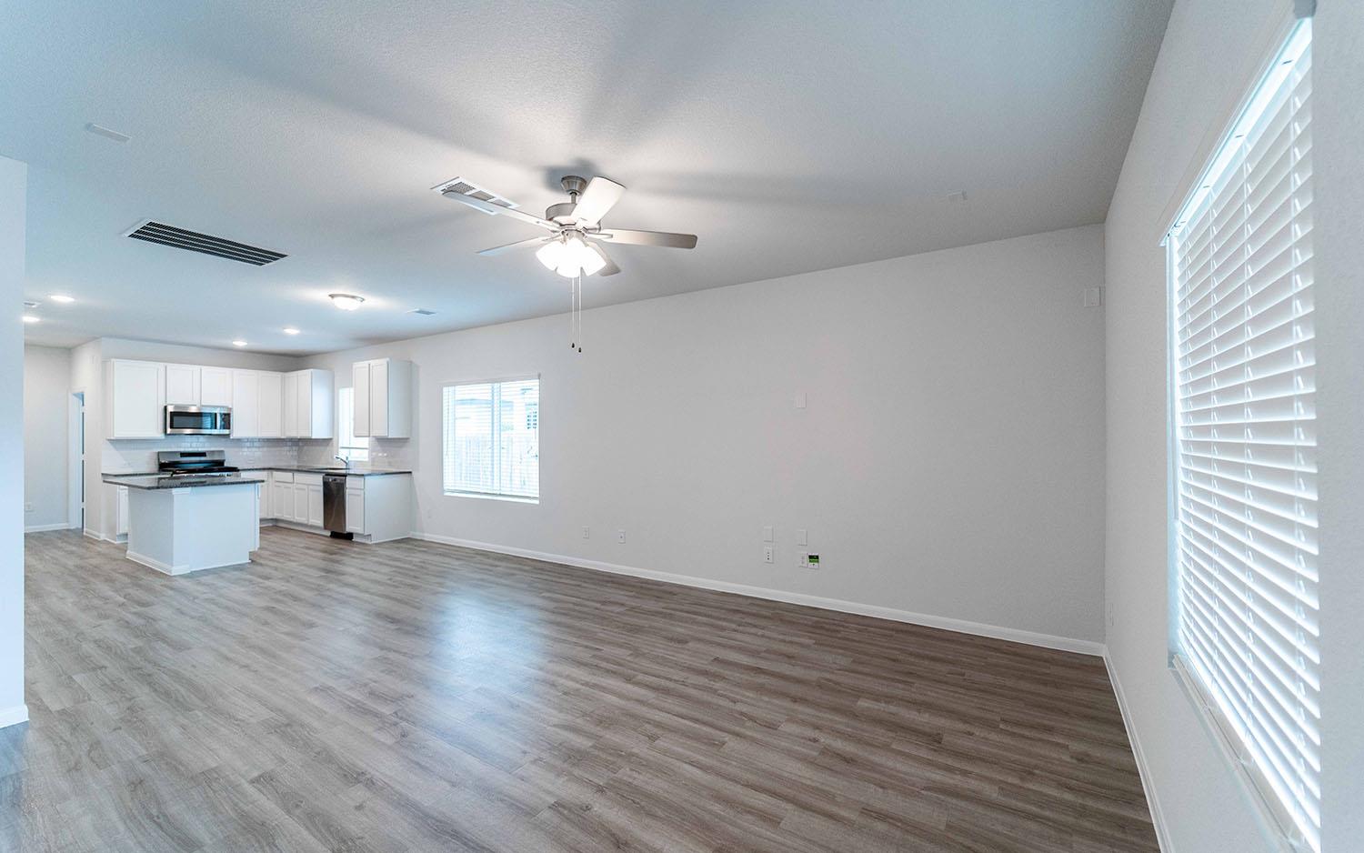 303 Clearlake Dr, Hutto, TX 78634