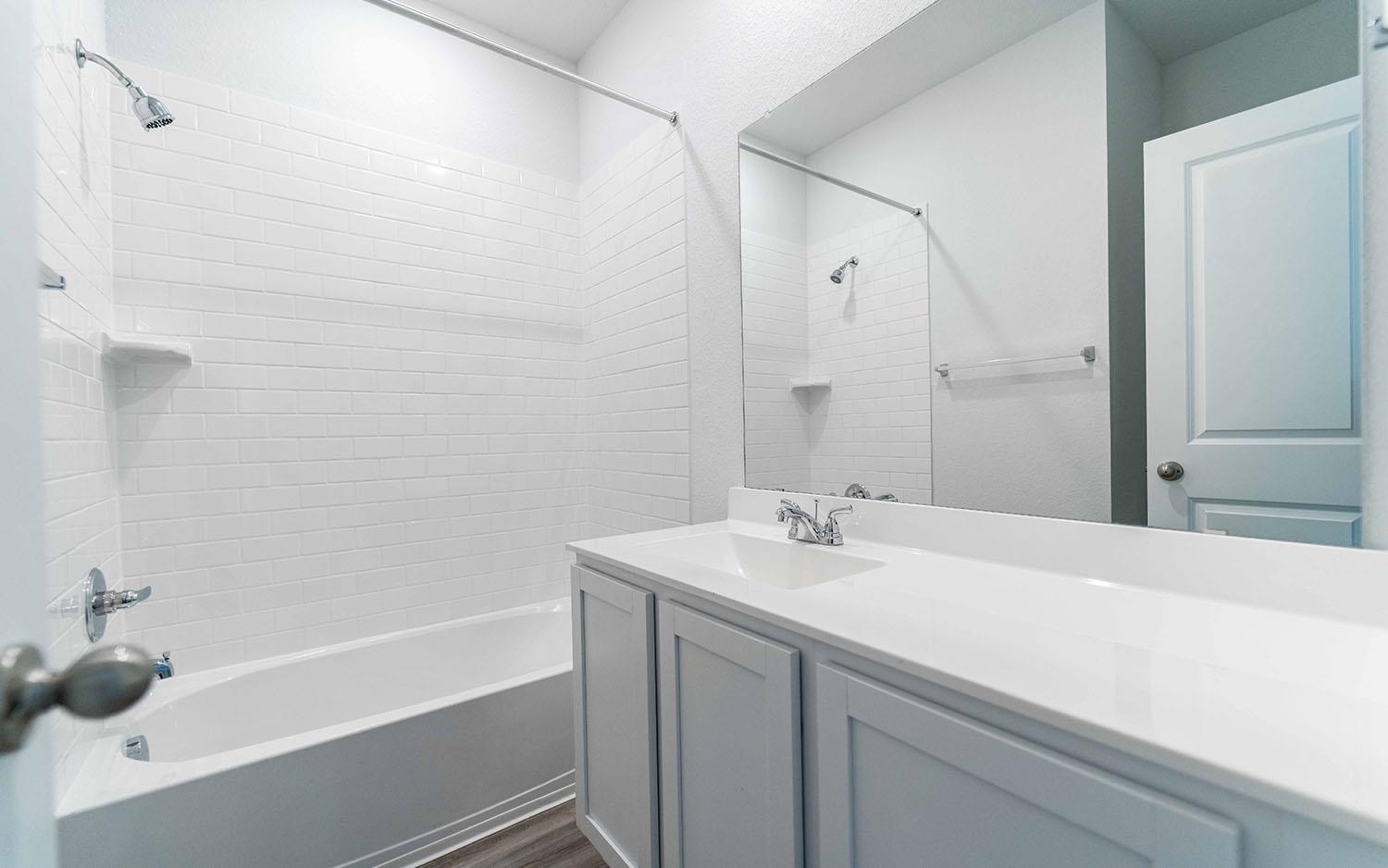 303 Clearlake Dr, Hutto, TX 78634