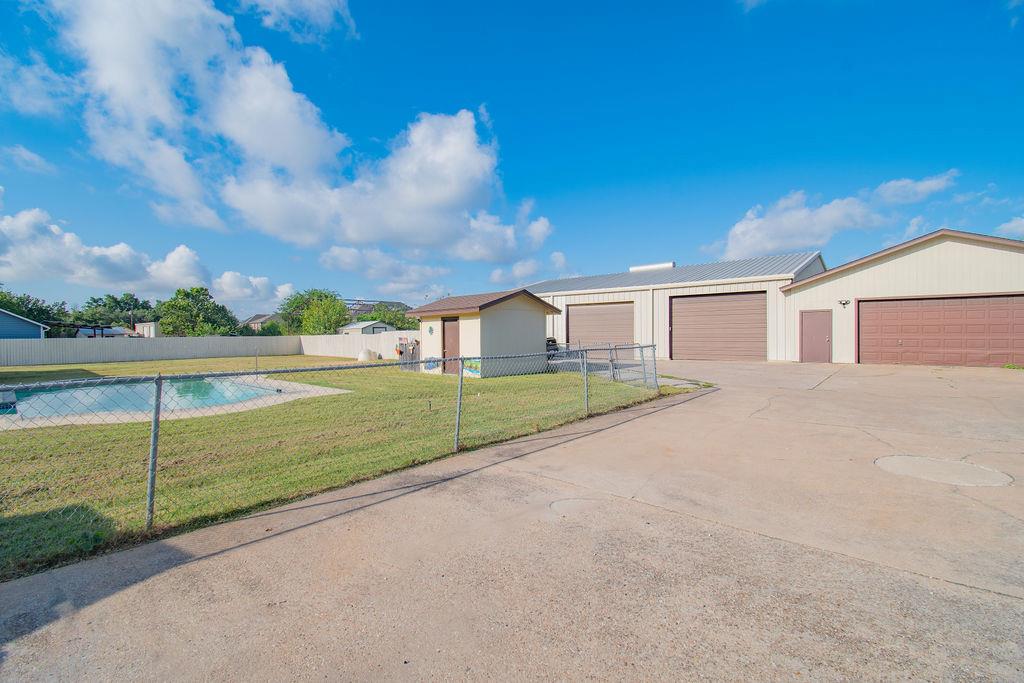 6 Fairview Dr, Round Rock, TX 78665