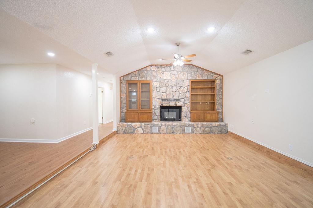 6 Fairview Dr, Round Rock, TX 78665