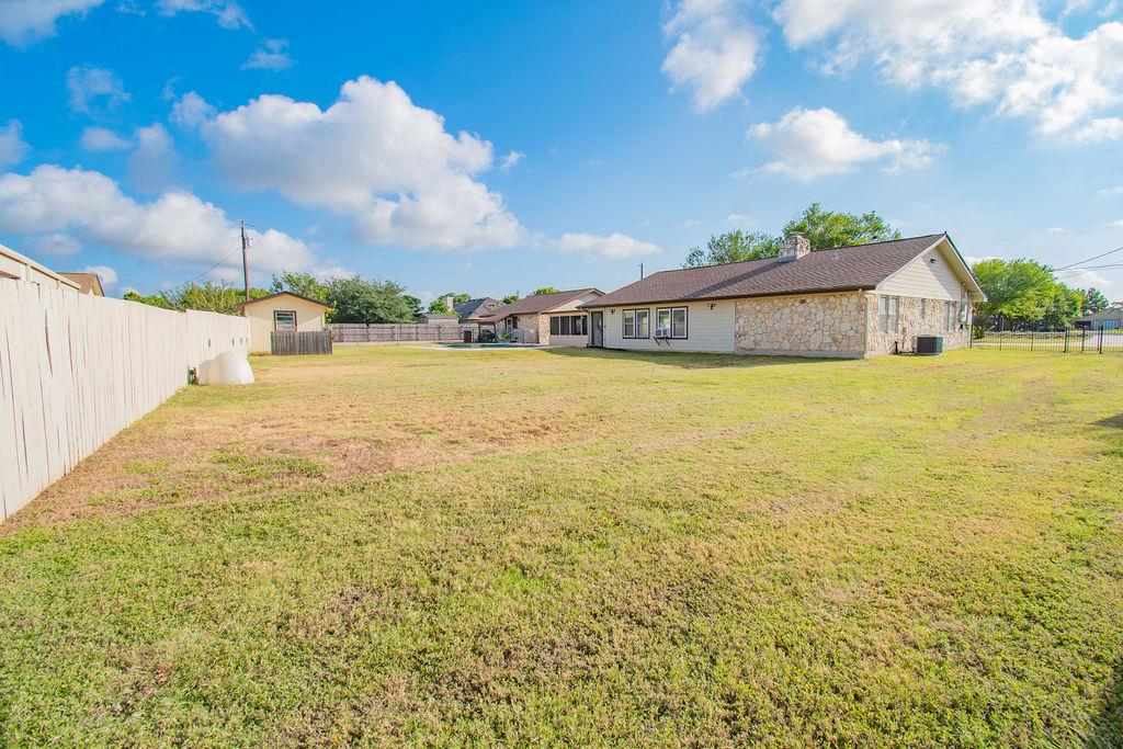 6 Fairview Dr, Round Rock, TX 78665