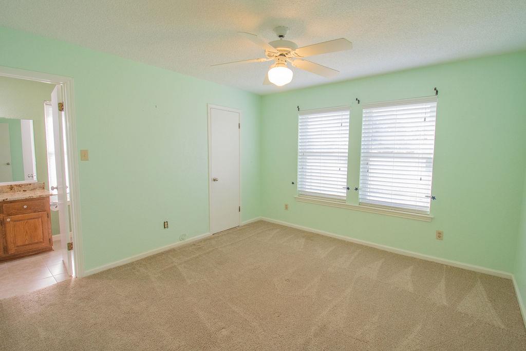 6 Fairview Dr, Round Rock, TX 78665