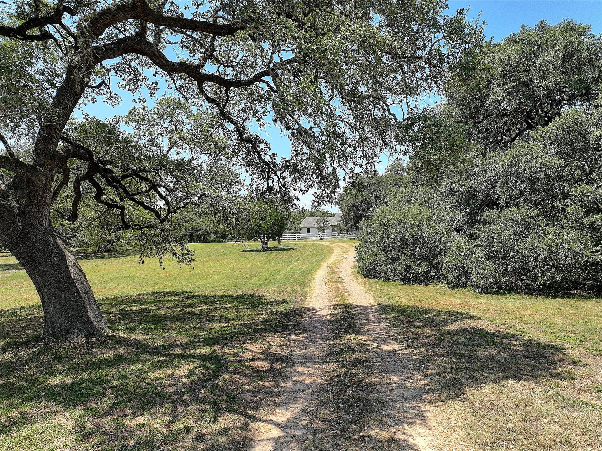 5715 Texas 159 Highway, La Grange, TX 78945