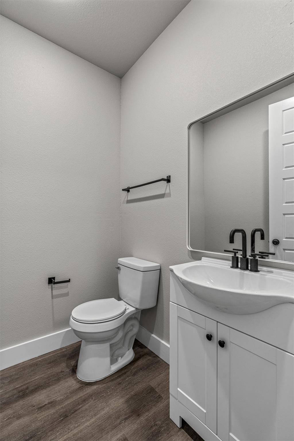 22010 Redbird Dr, Lago Vista, TX 78645