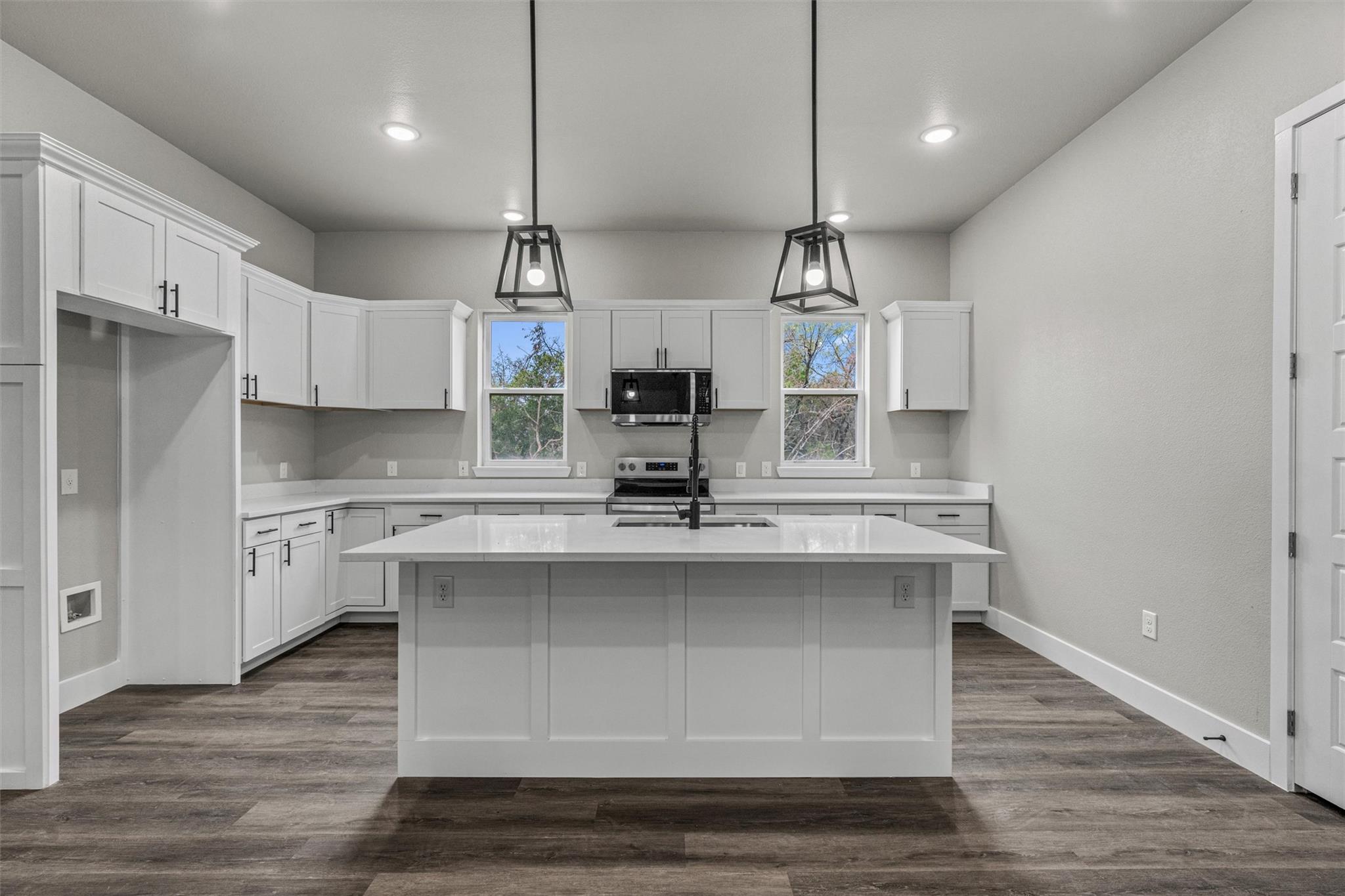 22010 Redbird Dr, Lago Vista, TX 78645