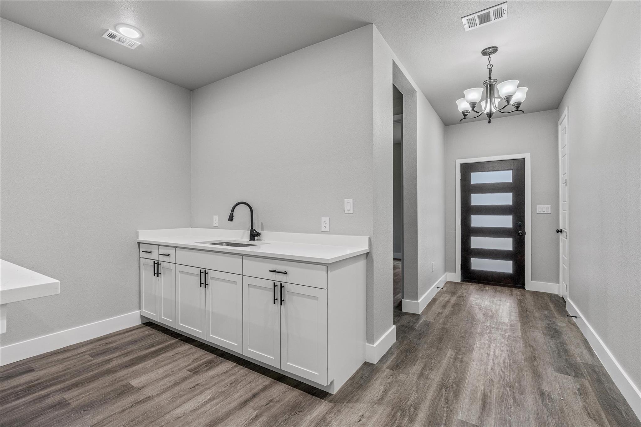 22010 Redbird Dr, Lago Vista, TX 78645