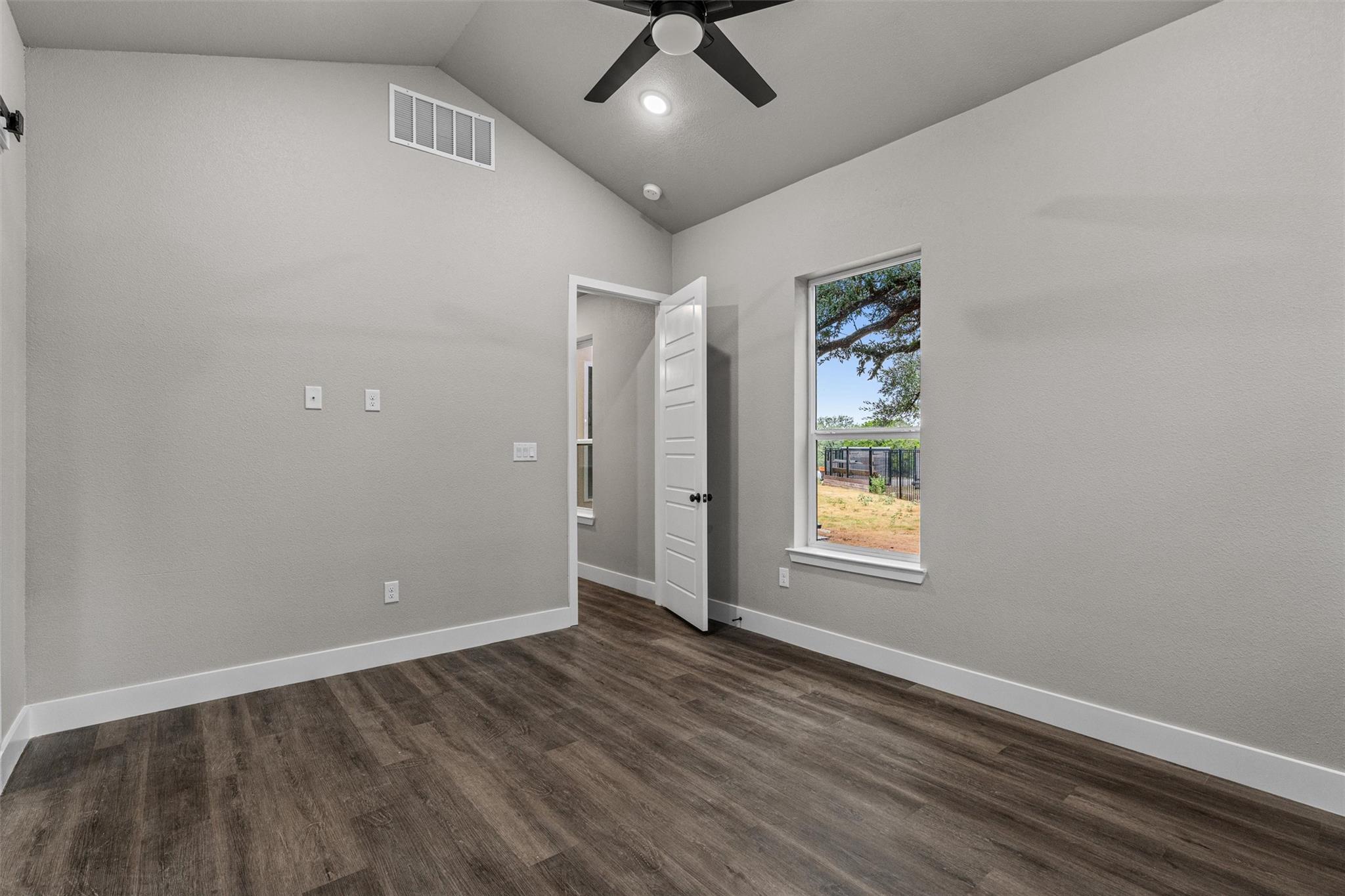 22010 Redbird Dr, Lago Vista, TX 78645