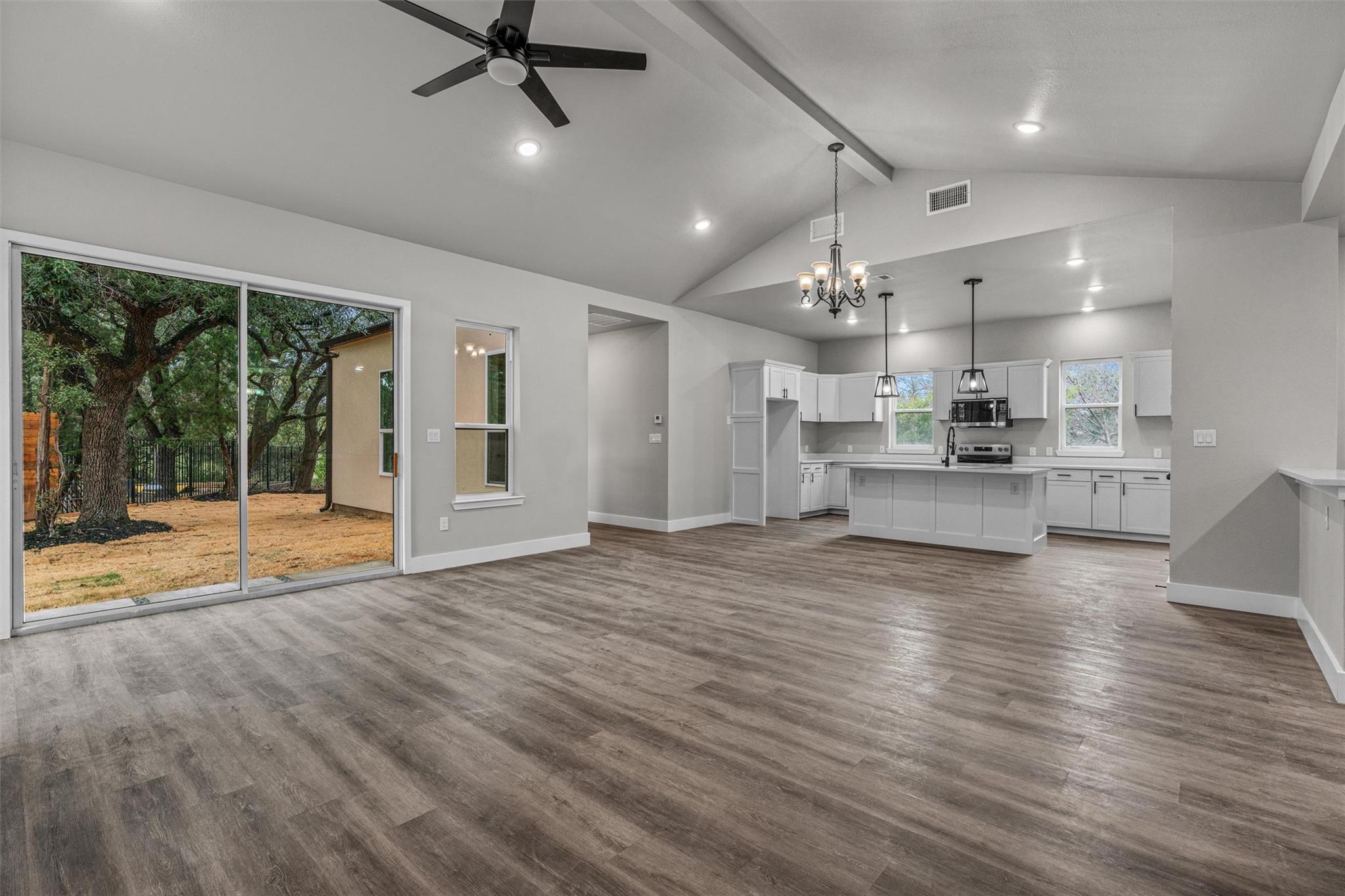 22010 Redbird Dr, Lago Vista, TX 78645