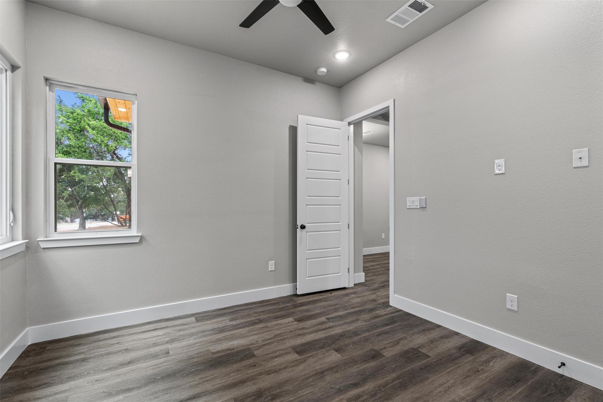 22010 Redbird Dr, Lago Vista, TX 78645