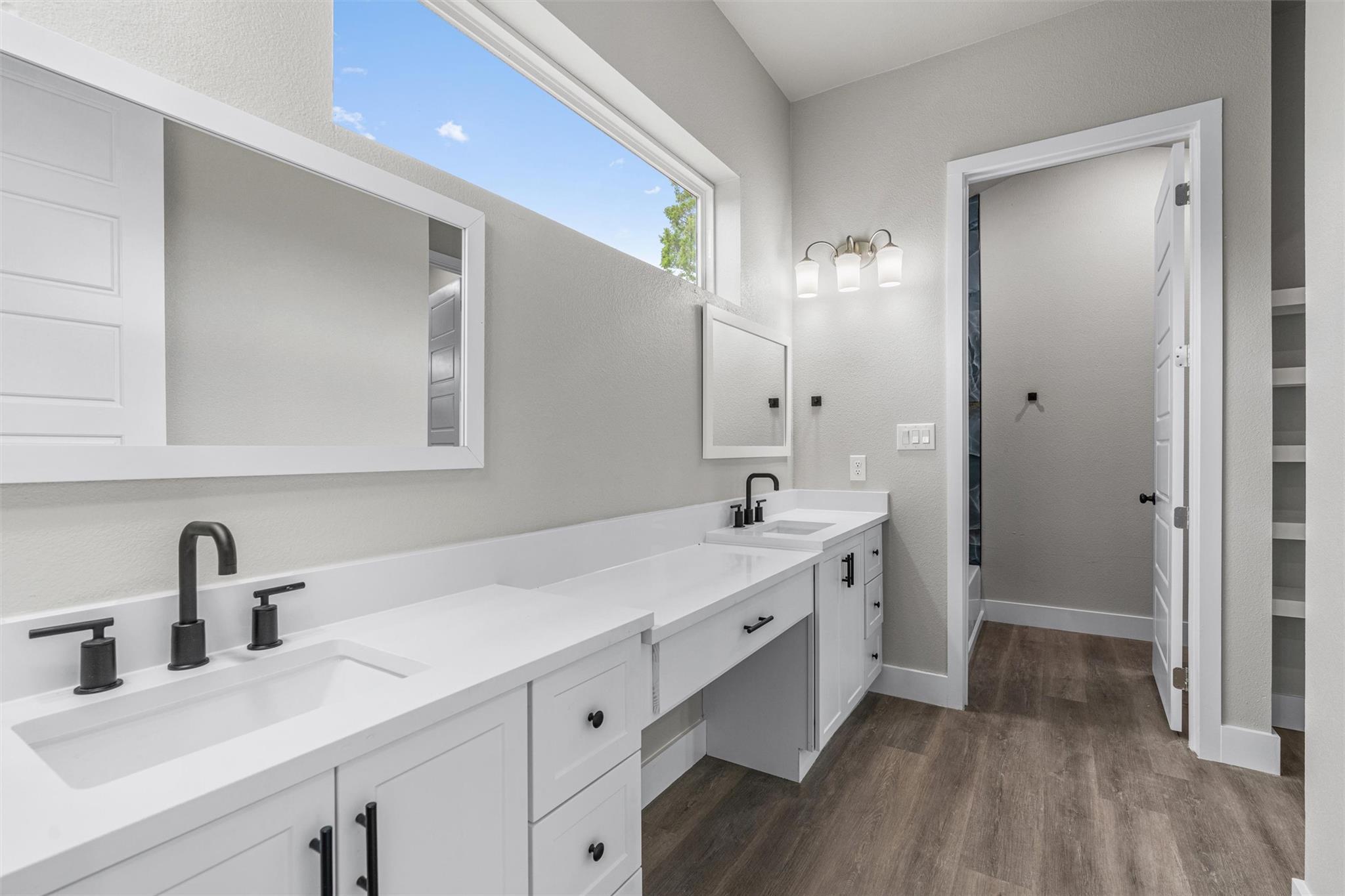 22010 Redbird Dr, Lago Vista, TX 78645