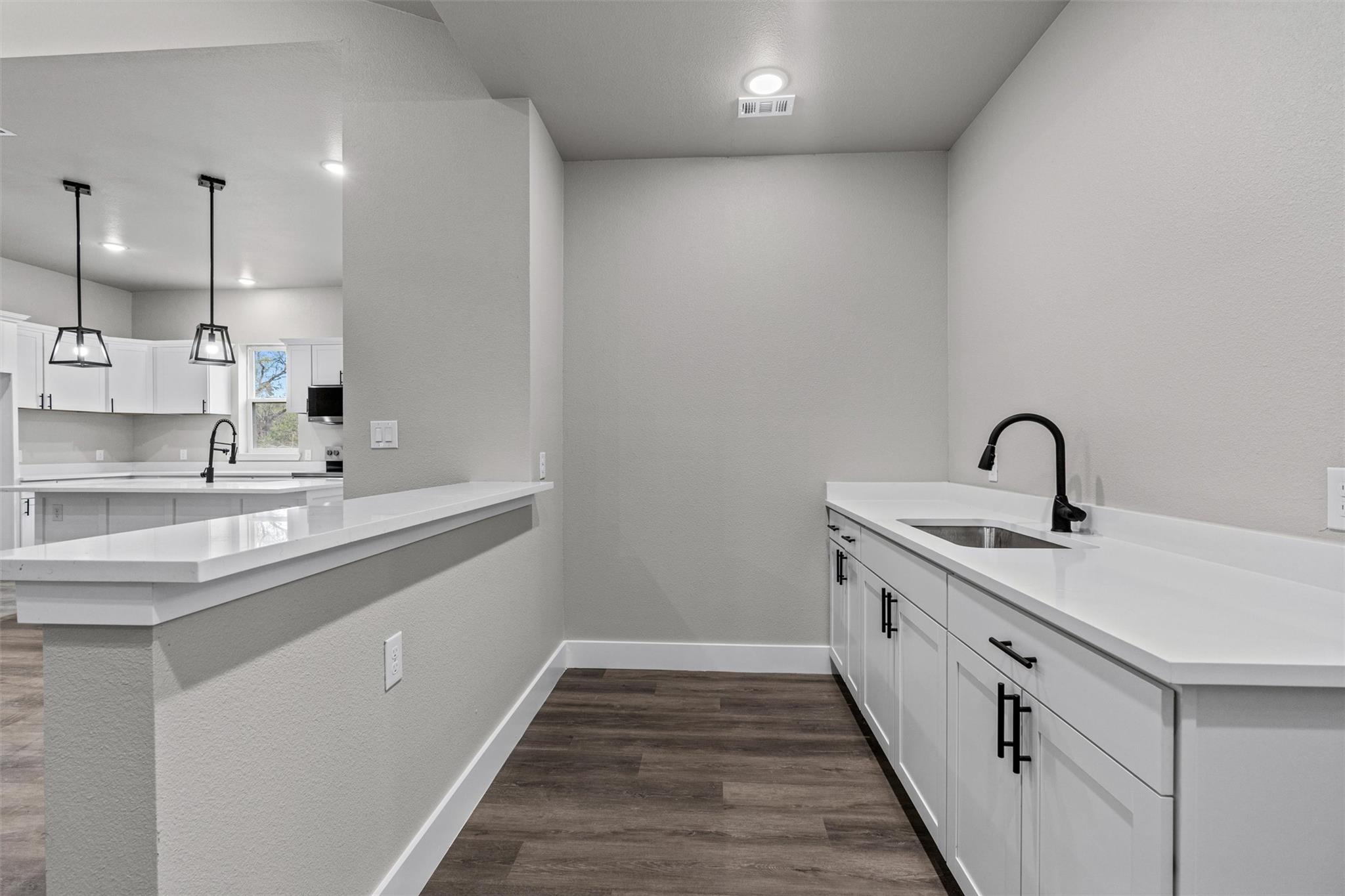 22010 Redbird Dr, Lago Vista, TX 78645