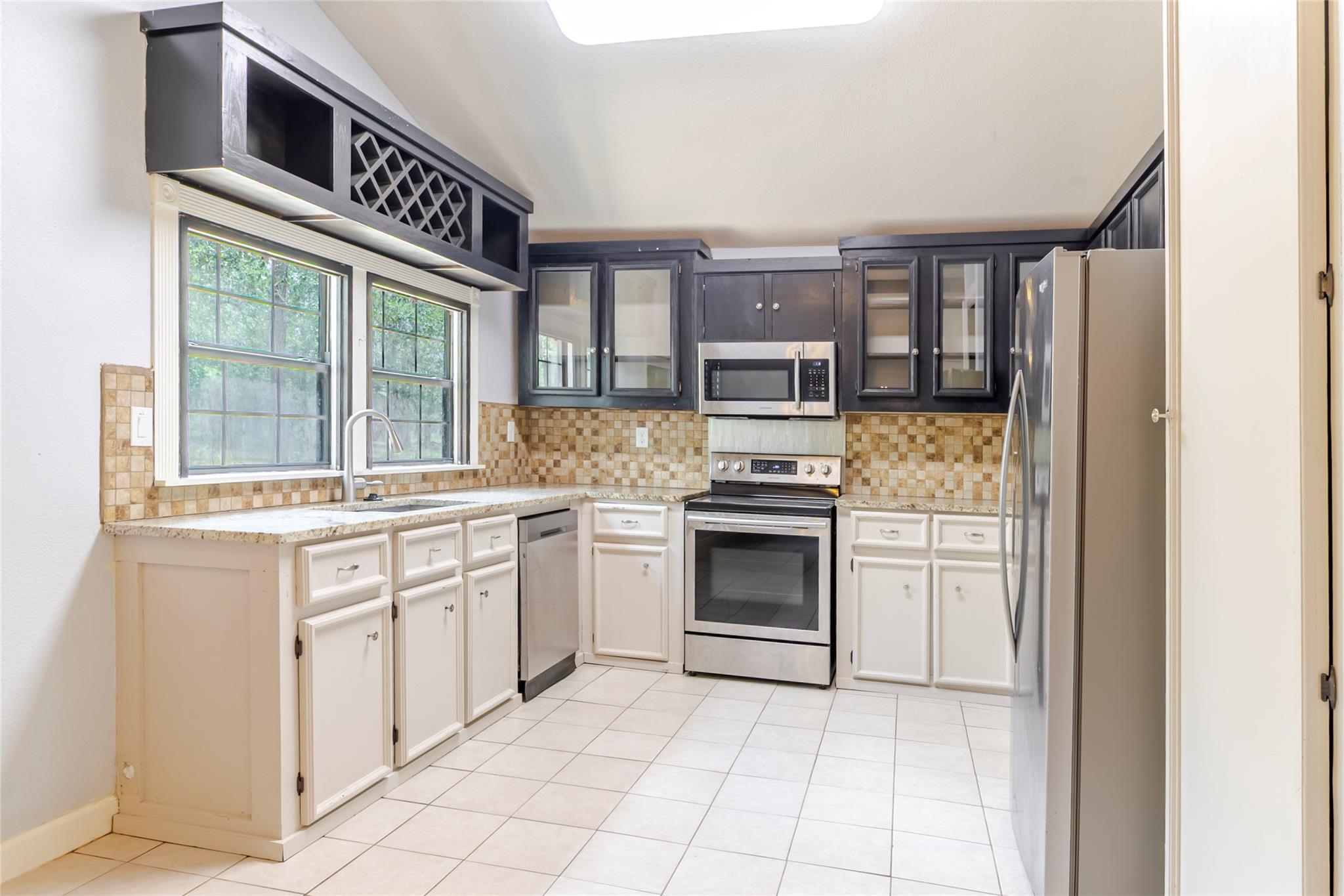 4459 Pettytown Rd, Dale, TX 78616